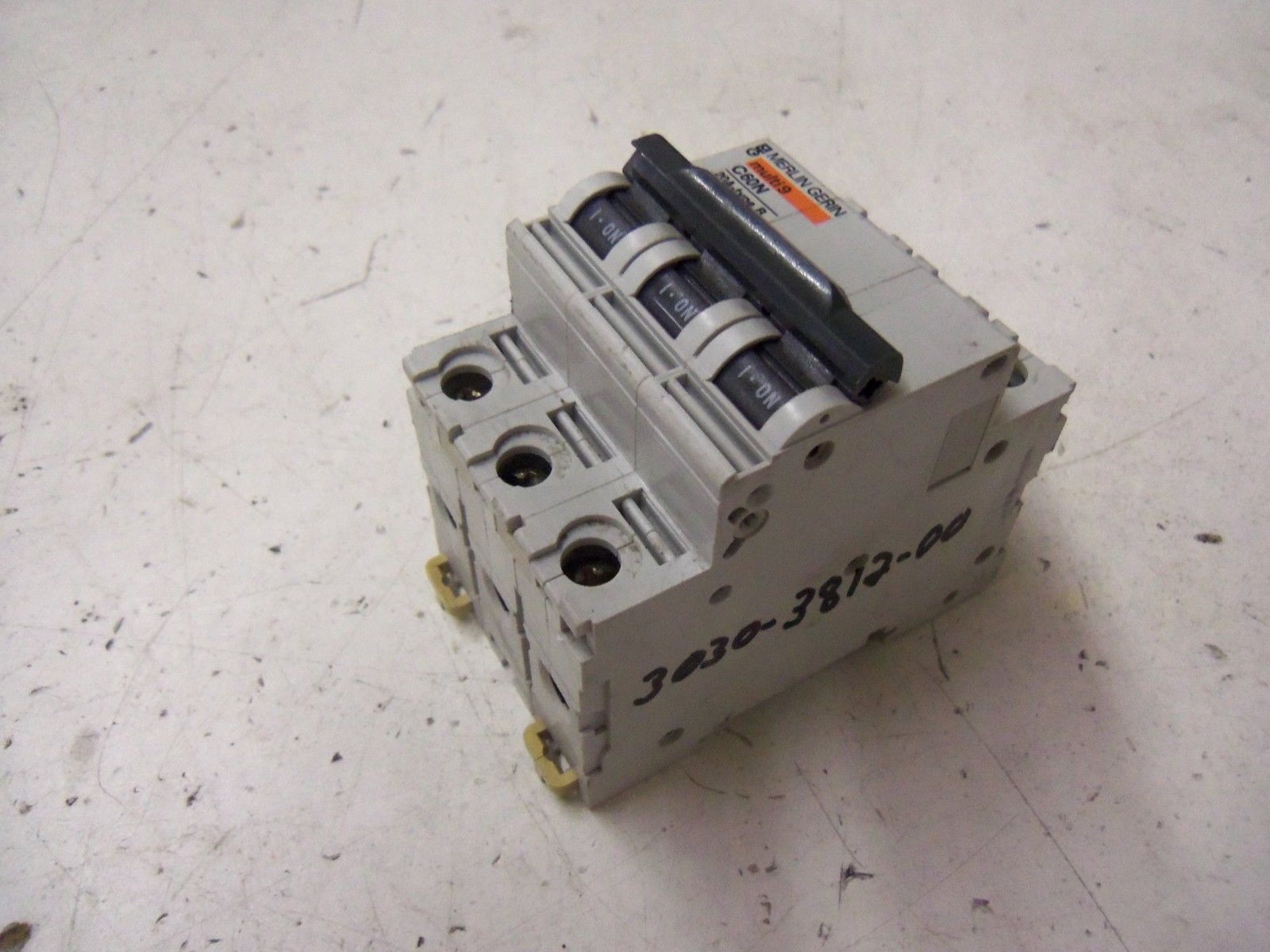 MERLIN GERIN 24149 CIRCUIT BREAKER 20A *USED*
