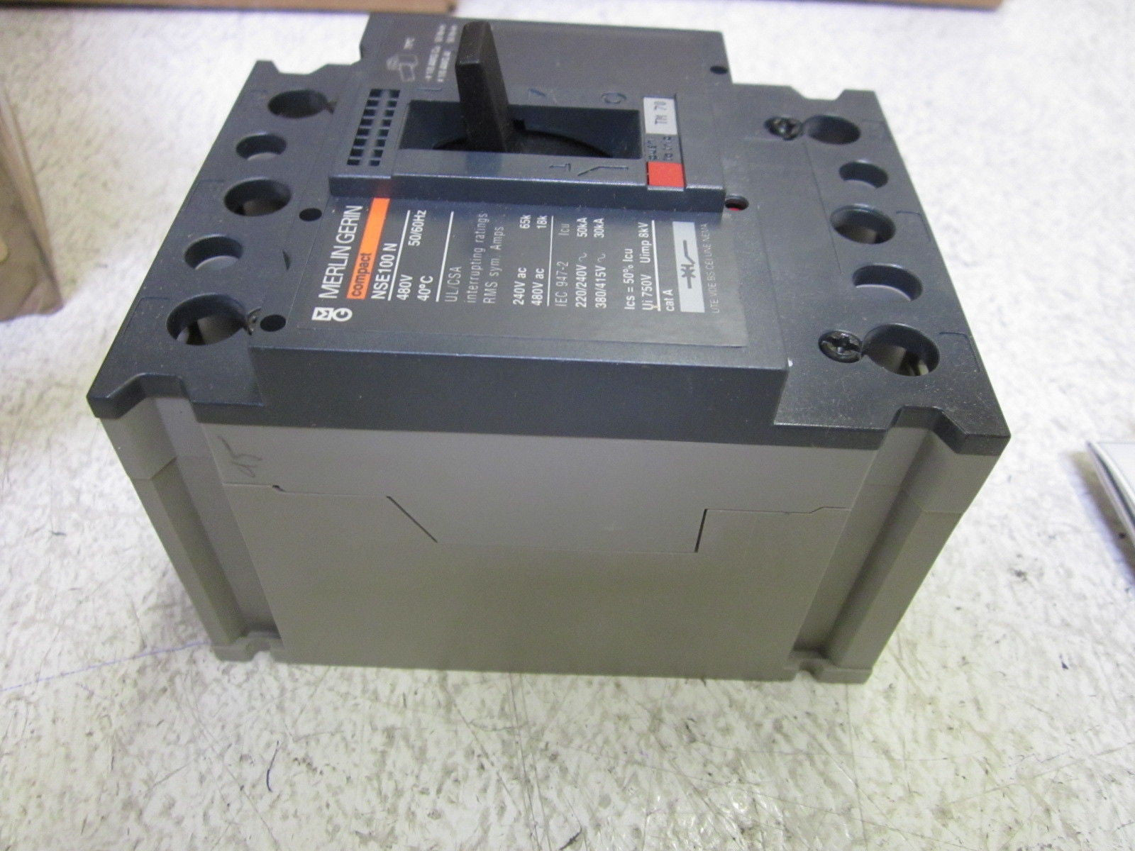 MERLIN GERIN NSC100N 480V CIRCUIT BREAKER *NEW IN BOX*