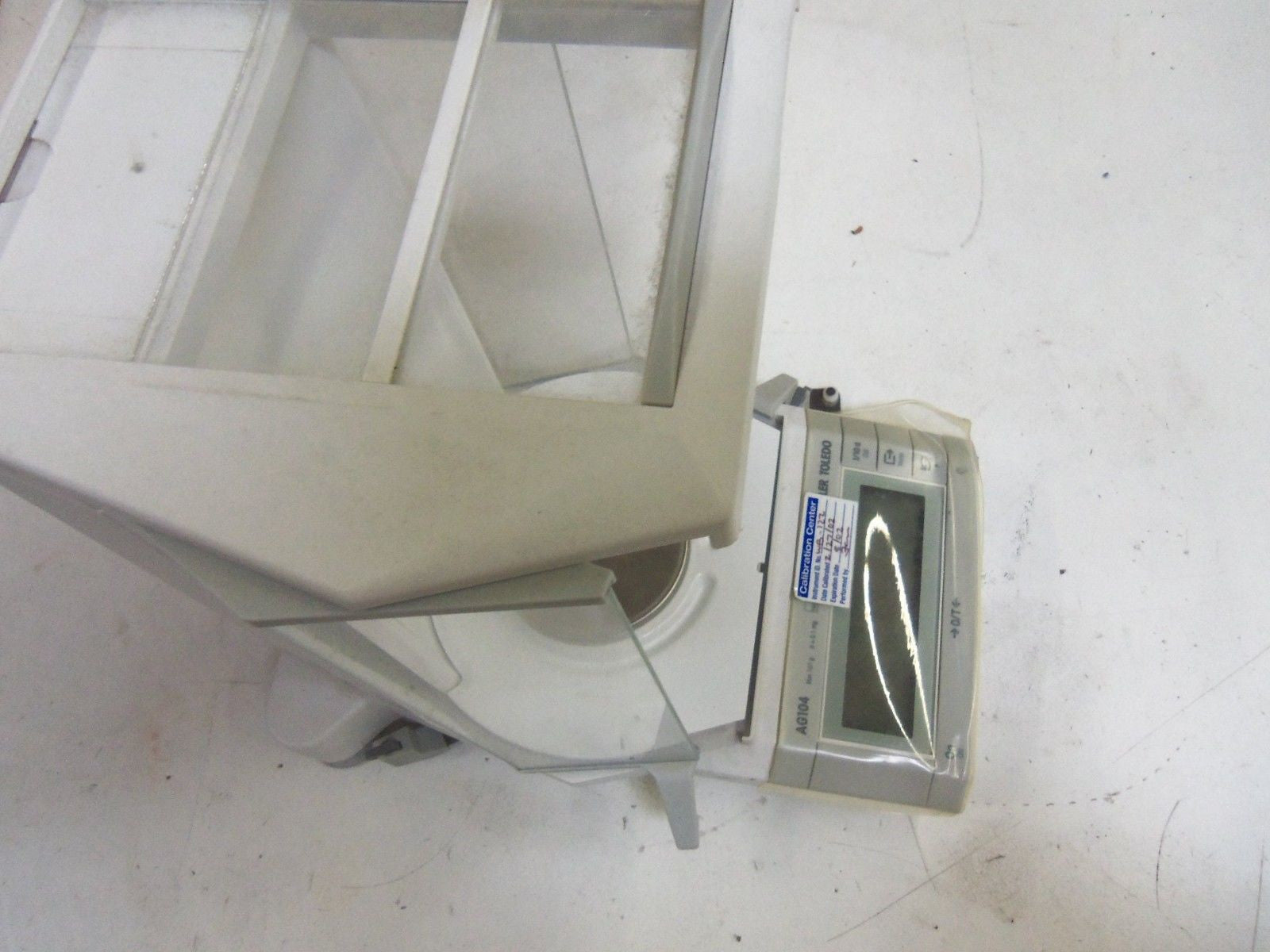 METTLER TOLEDO AG104 PRECISION BALANCE WITH DRAFT SHIELD *USED*