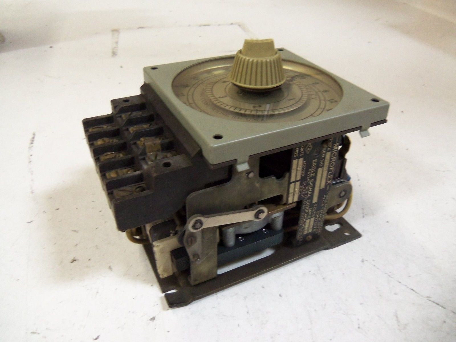 EAGLE SIGNAL MICROFLEX HA12A6 TIMER *USED*