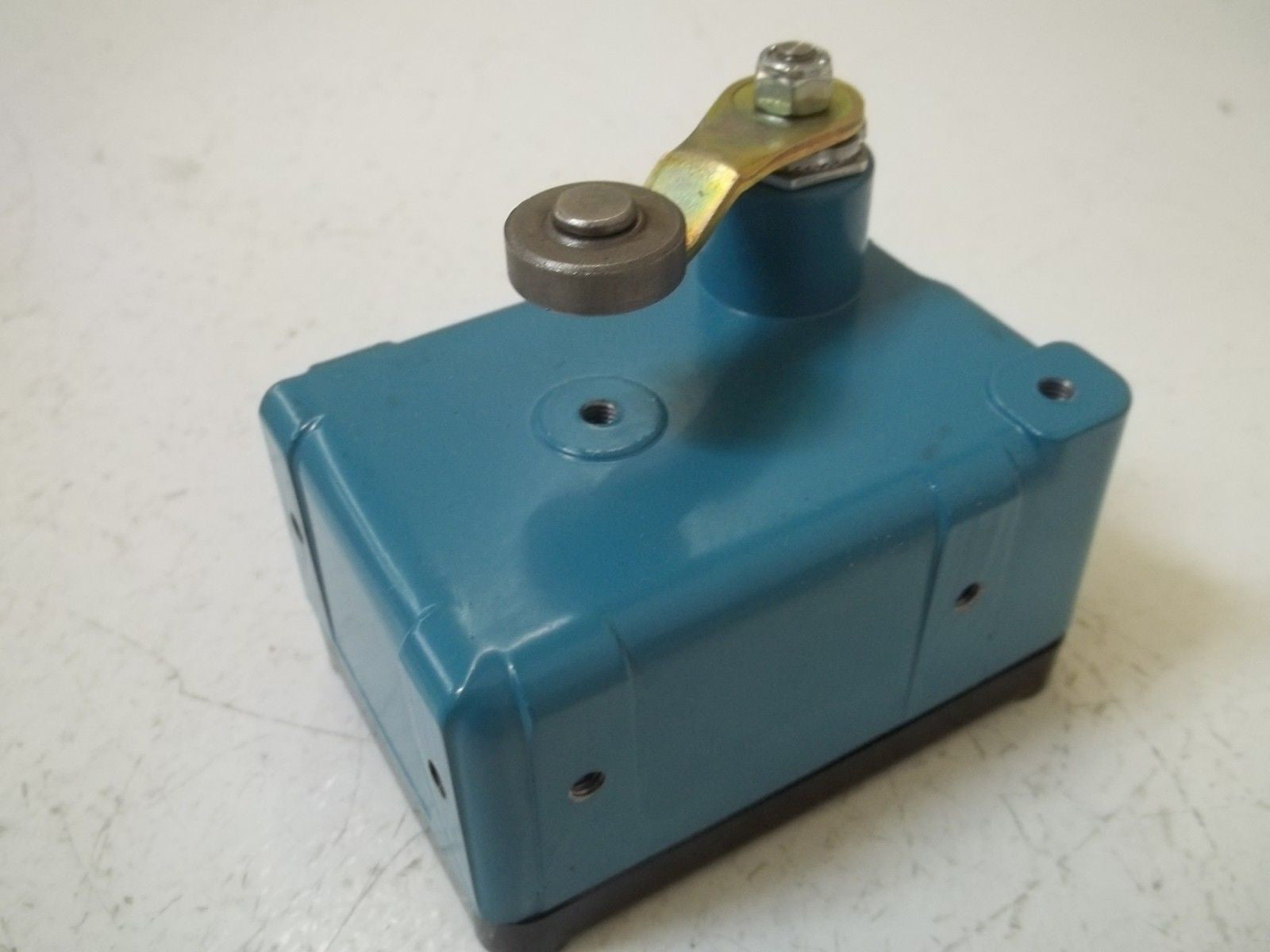 MICROSWITCH 0P-AR *NEW IN BOX*