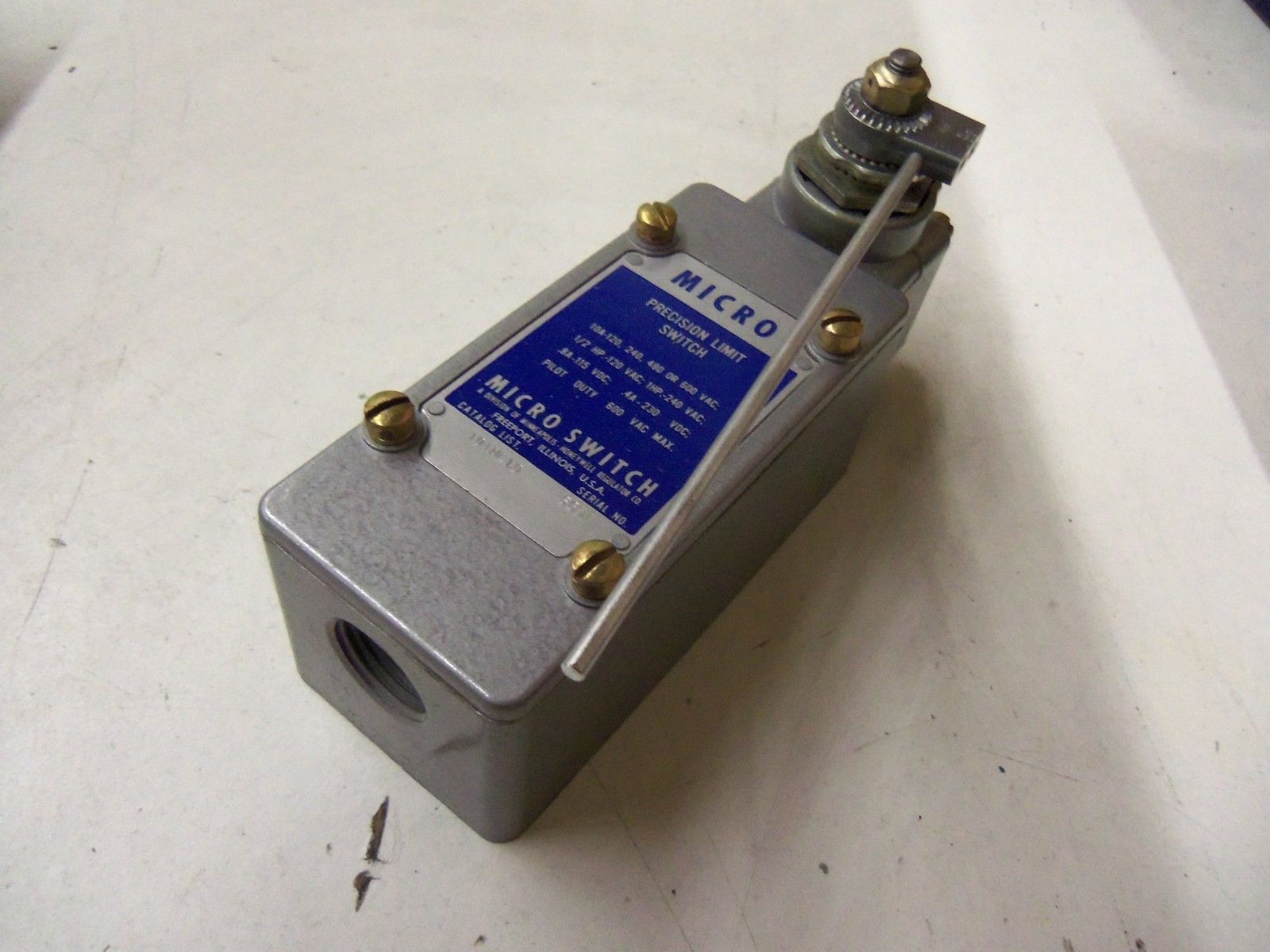 MICROSWITCH 101ML10 *NEW IN BOX*