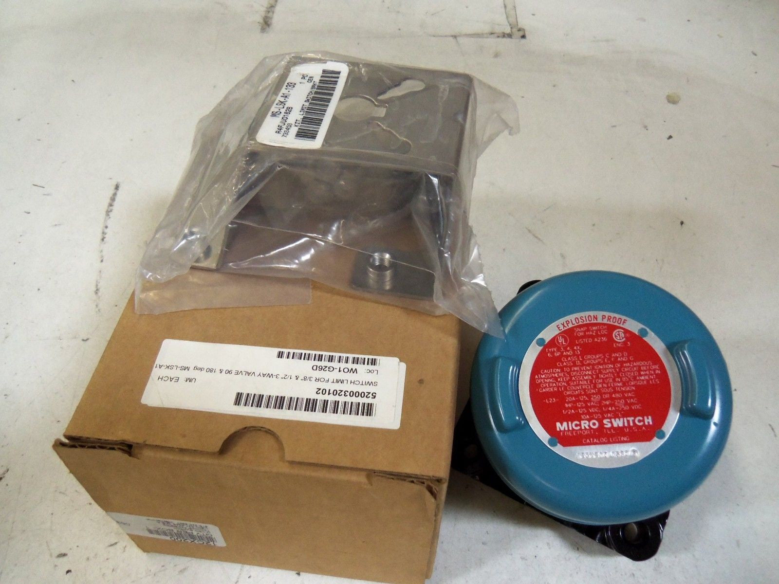 MICROSWITCH 12CX200 W/MS-LSK-A1-133 *NEW IN BOX*