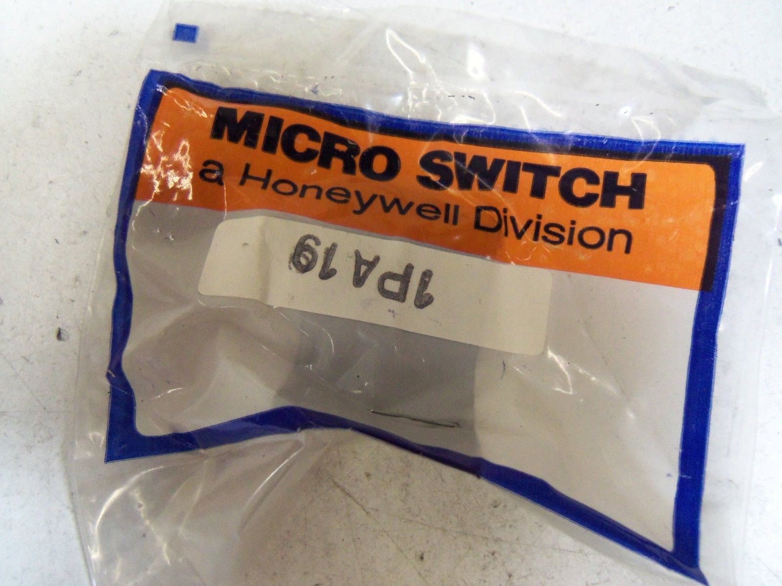 MICRO SWITCH 1PA19 *NEW IN FACTORY BAG*