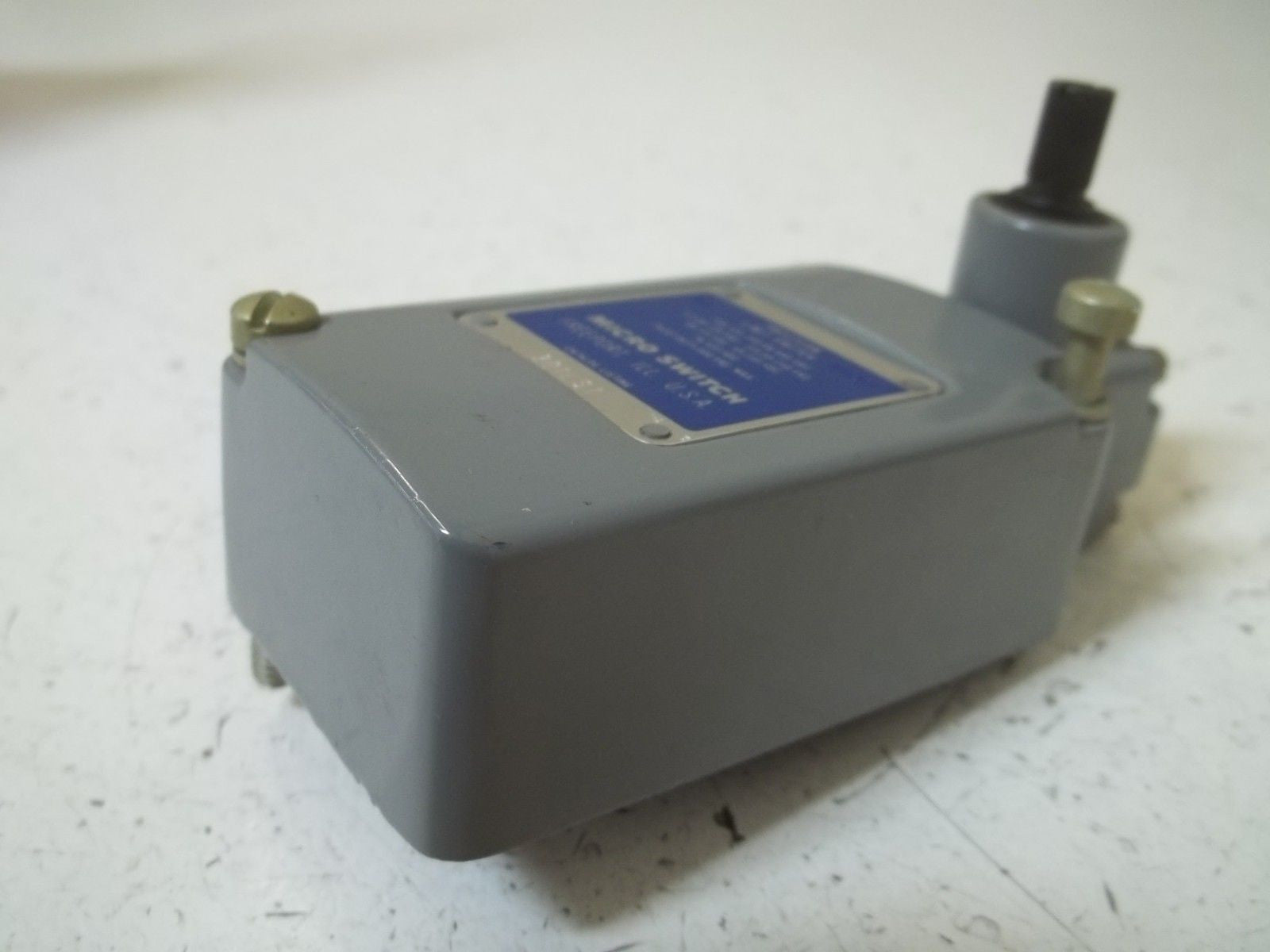MICROSWITCH 201LS1 (GREY) *USED*