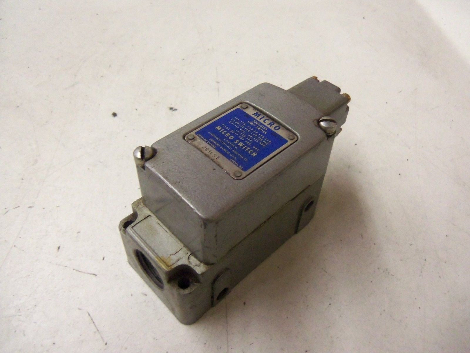 MICROSWITCH 201LS1 W/ 18PA1  *USED*