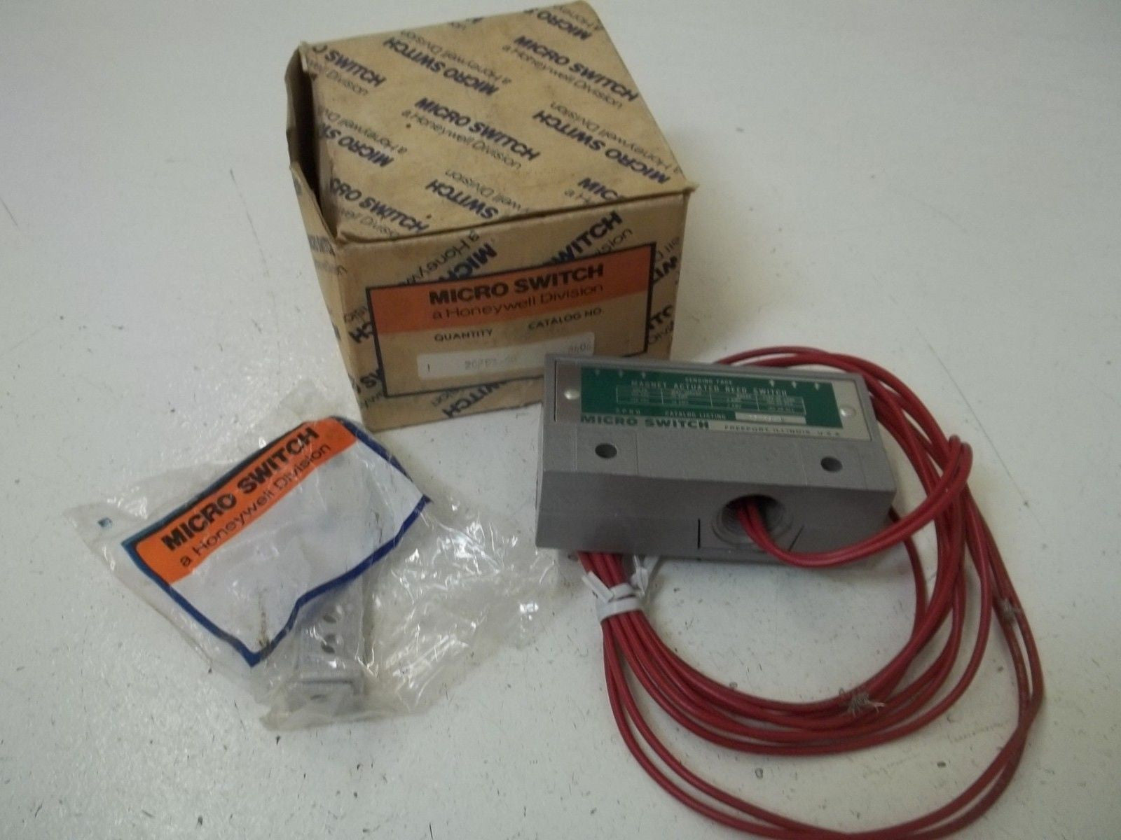 MICRO SWITCH 20FR3-6B *NEW IN BOX*