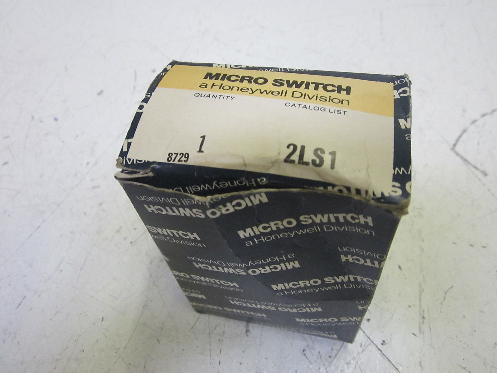 MICRO SWITCH 2LS1 LIMIT SWITCH (BLUE BOX) *NEW IN BOX*