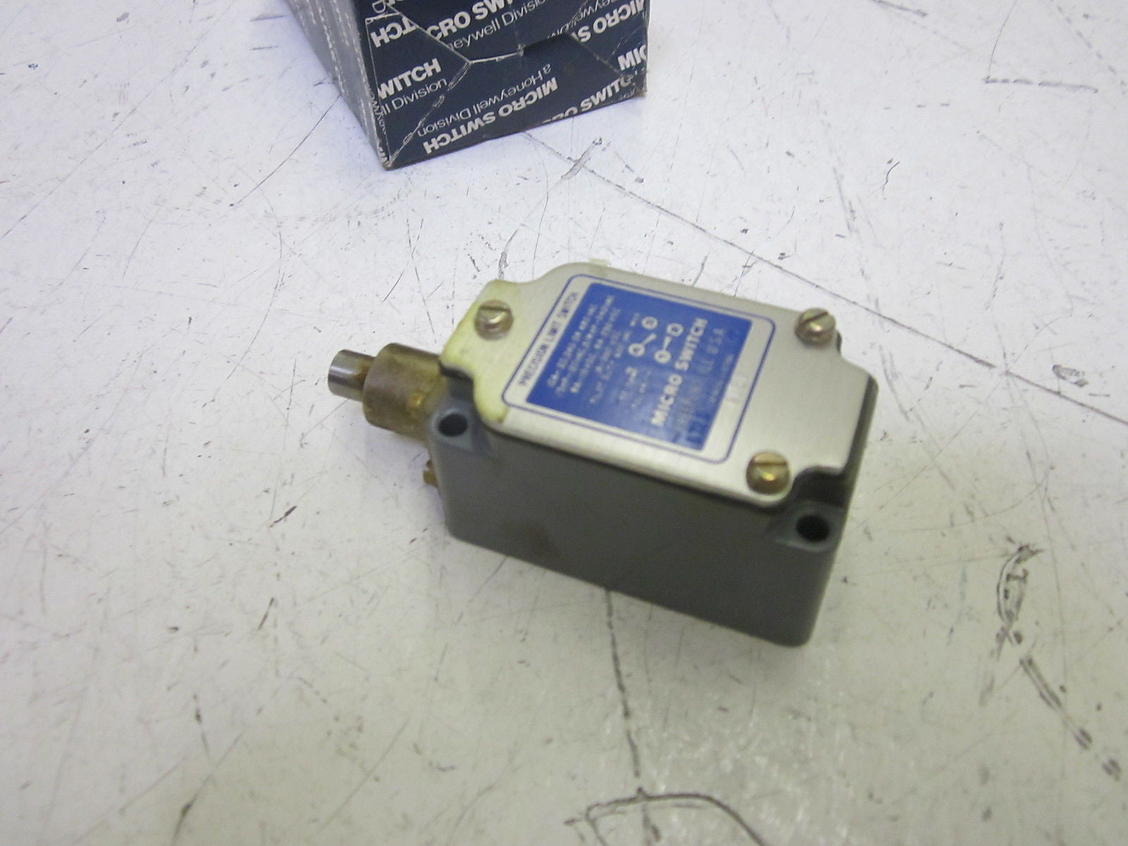 MICRO SWITCH 2LS1 LIMIT SWITCH (BLUE BOX) *NEW IN BOX*