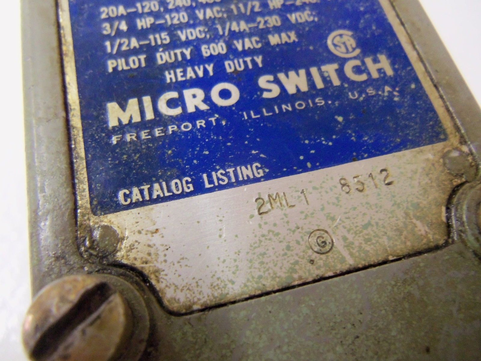 MICROSWITCH 2ML1 PRECISION LIMIT SWITCH (GREY) *USED*