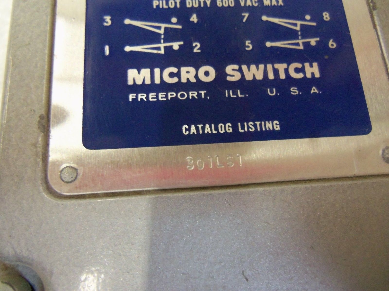 MICRO SWITCH 301LS1 (GREY) *USED*