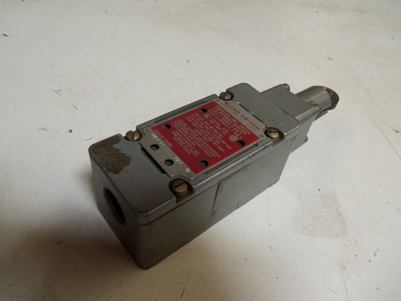MICROSWITCH 5ML1-E1 PRECISION LIMIT SWITCH (GREY) *USED*