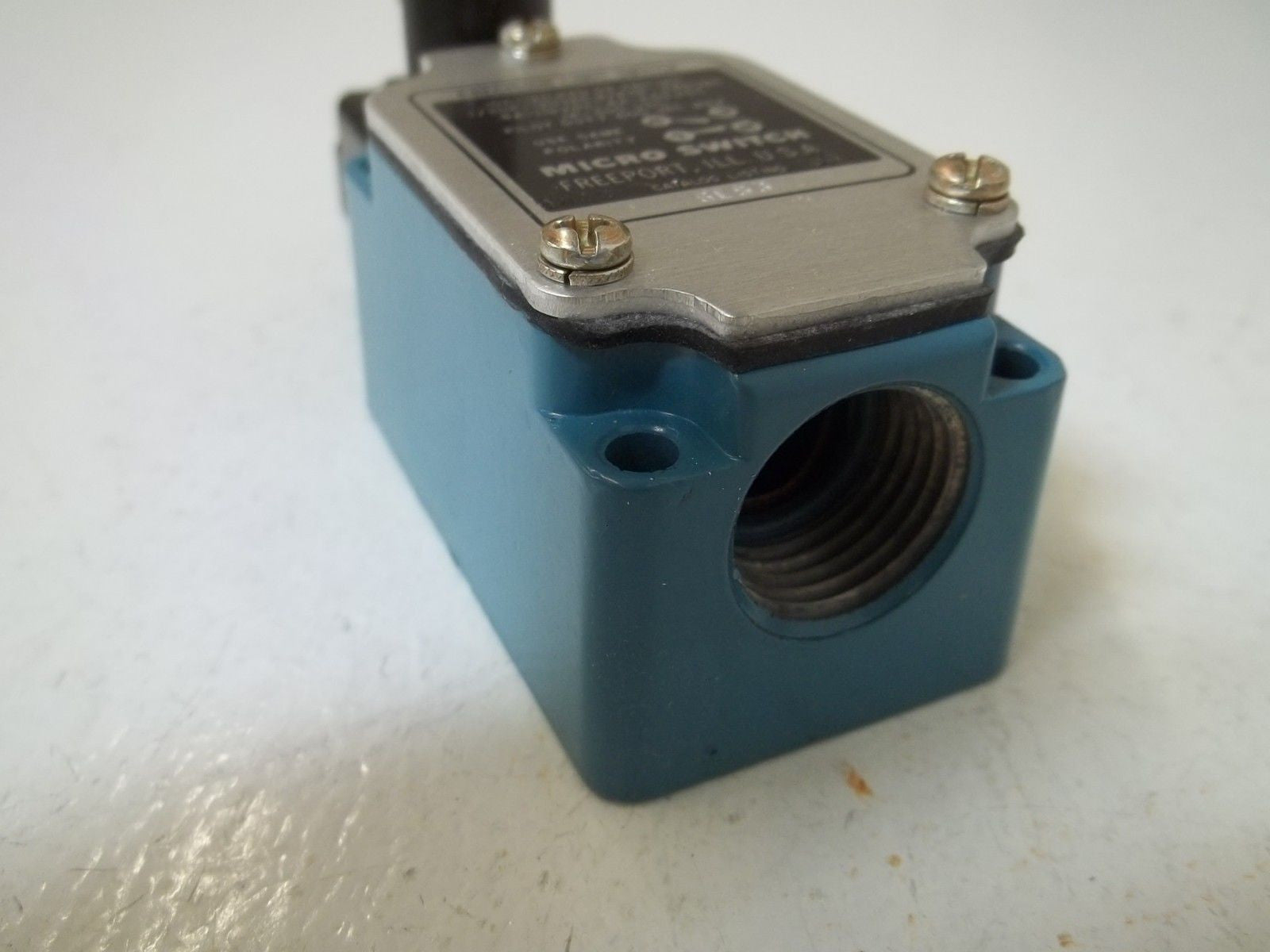 MICROSWITCH 6LS3 LIMIT SWITCH *NEW IN BOX*