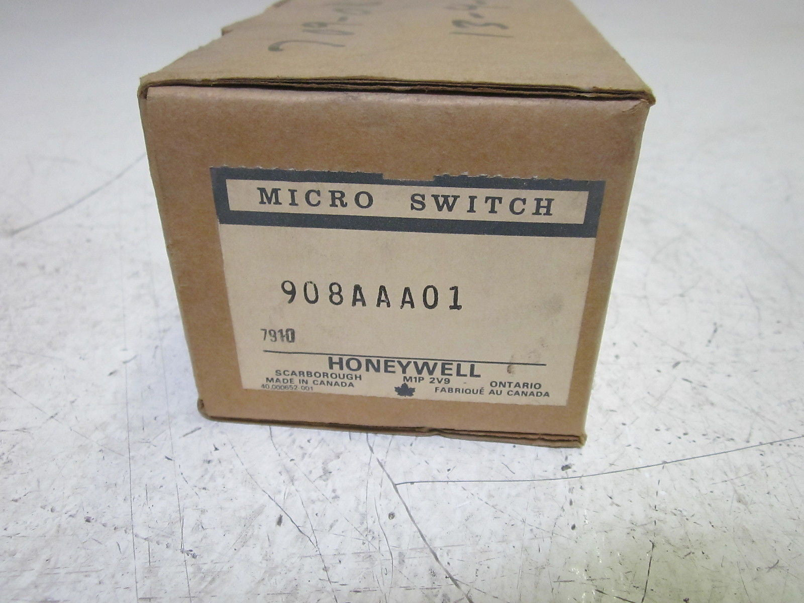 MICROSWITCH 908AAA01 INDICATOR SWITCH 120V *NEW IN BOX*