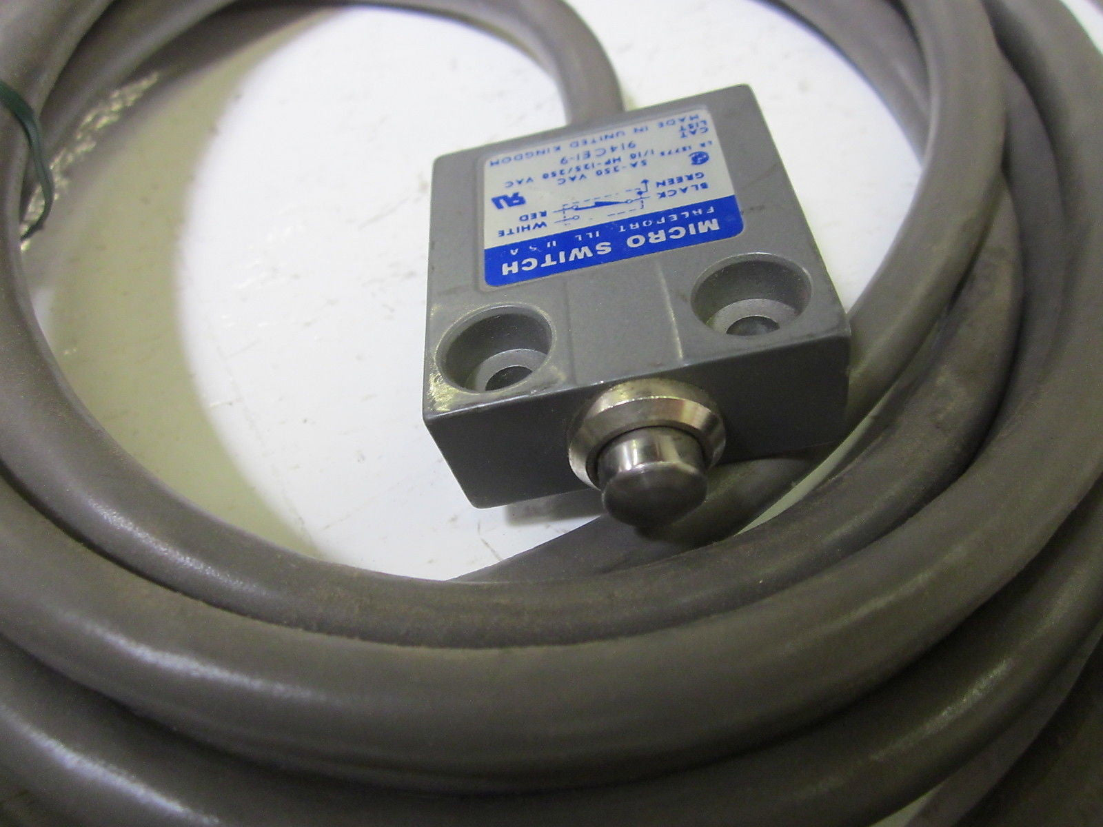MICROSWITCH 914CE1-9 LIMIT SWITCH  *USED*