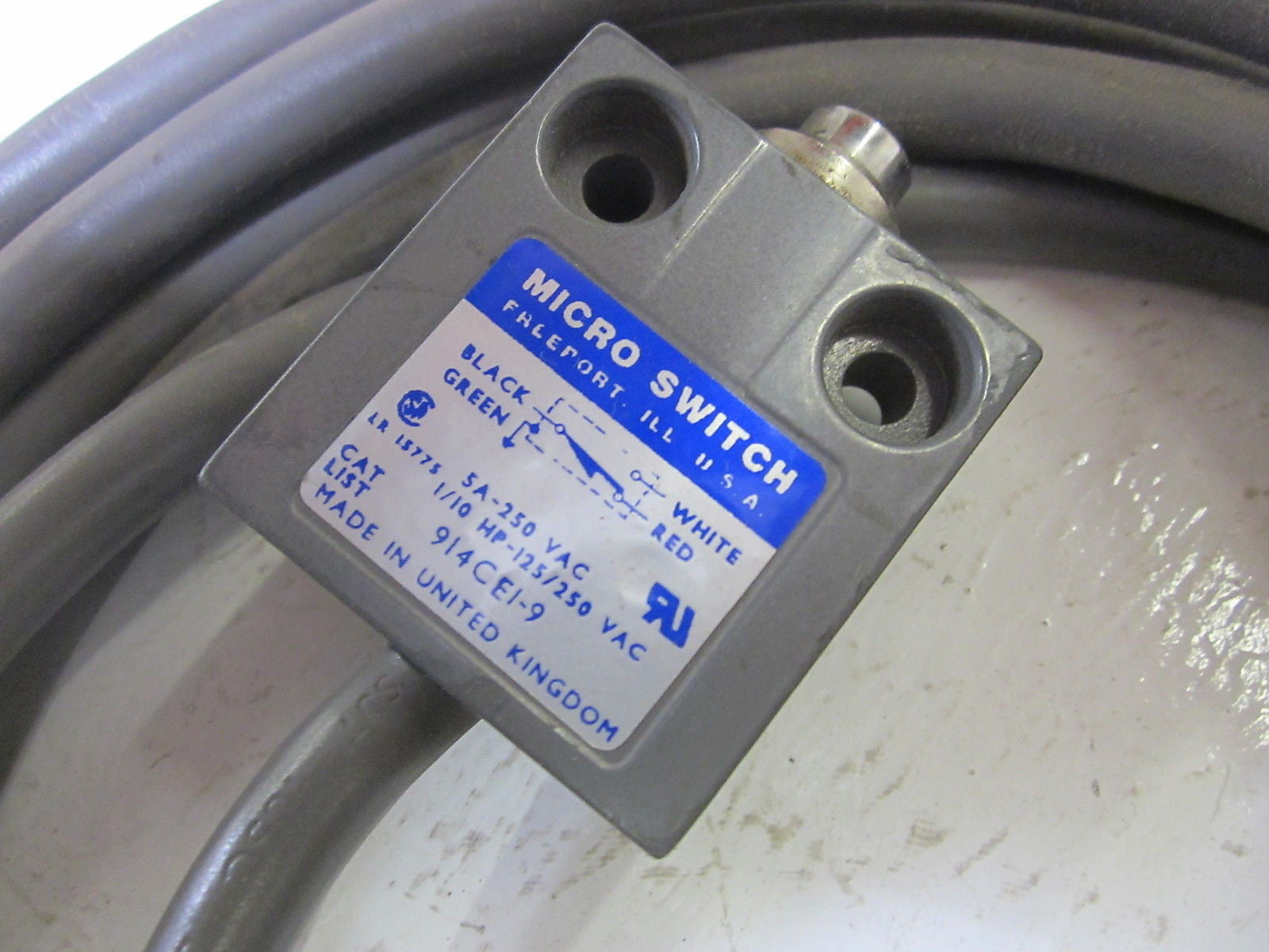 MICROSWITCH 914CE1-9 LIMIT SWITCH  *USED*