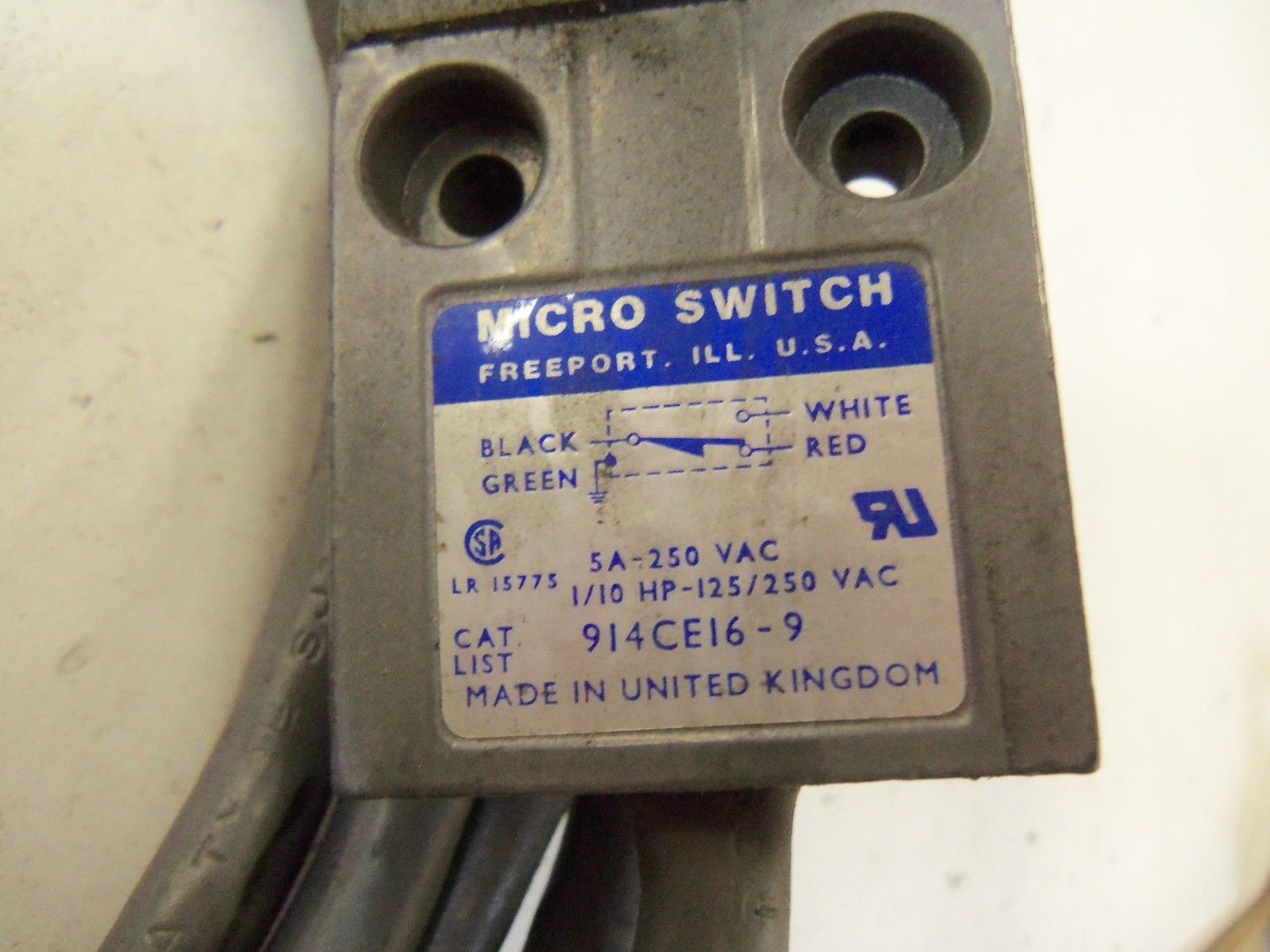 MICROSWITCH 914CE16-9 LIMIT SWITCH *USED*