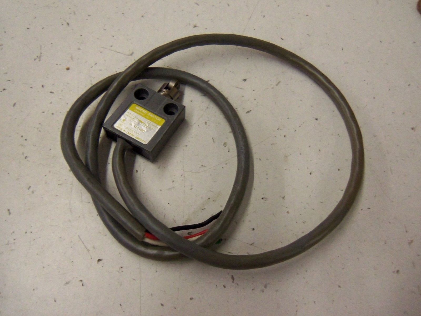 MICROSWITCH 914CE3-3G LIMIT SWITCH *USED*