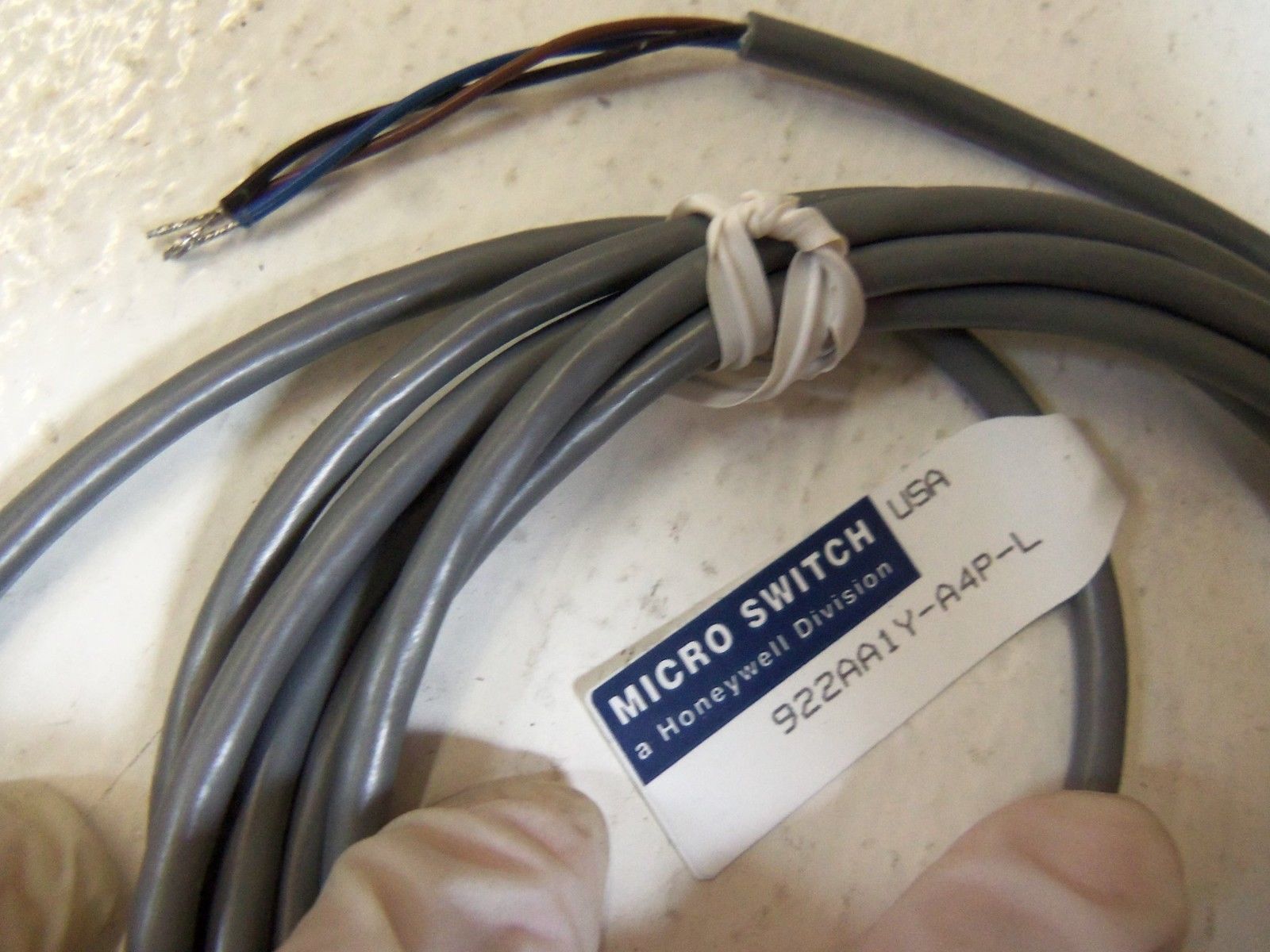 MICROSWITCH 922AA1Y-A4P-L *NEW NO BOX*