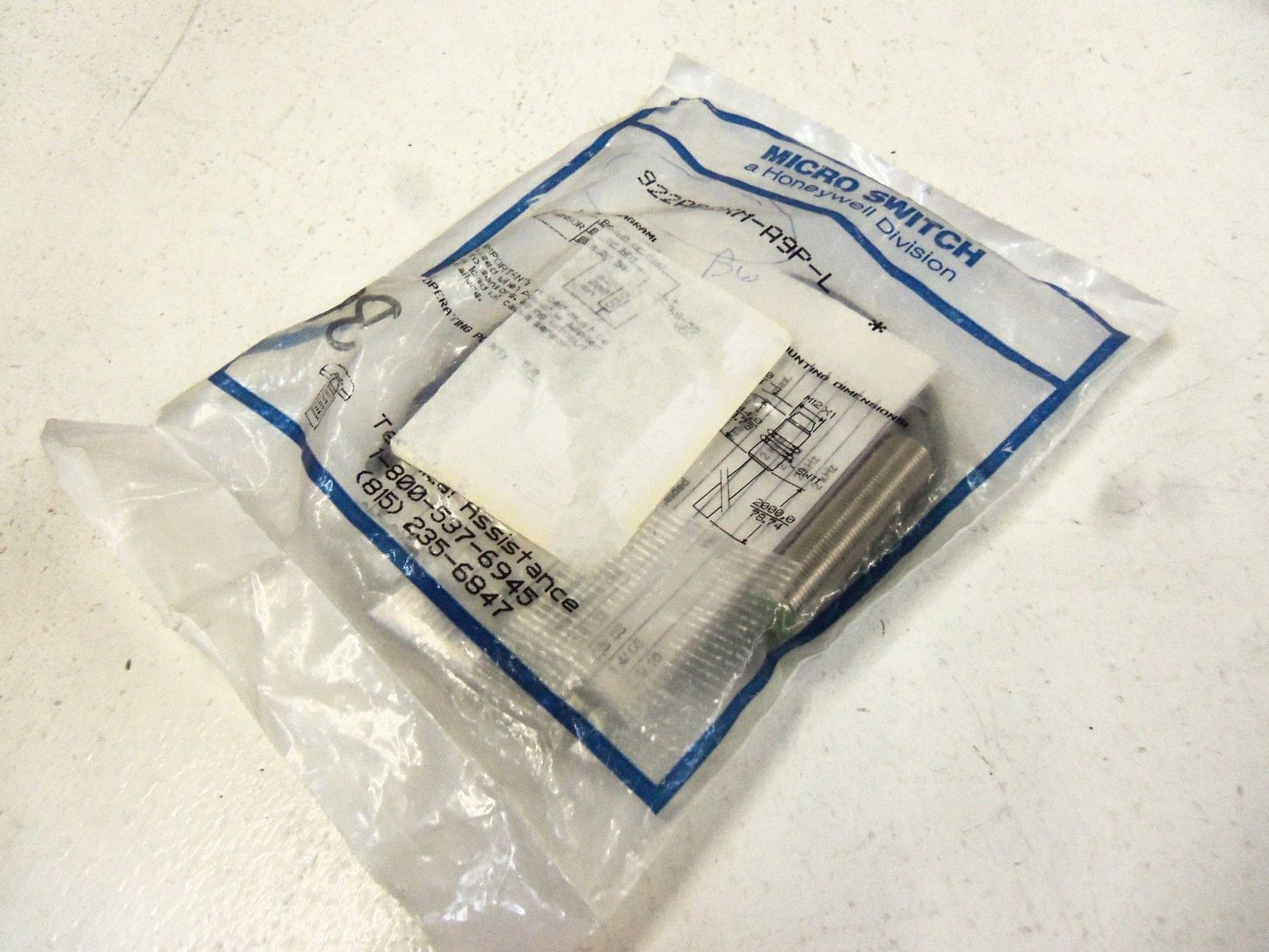 MICROSWITCH 922AB2XM-A9P-L PROXIMITY SENSOR *NEW IN FACTORY BAG*