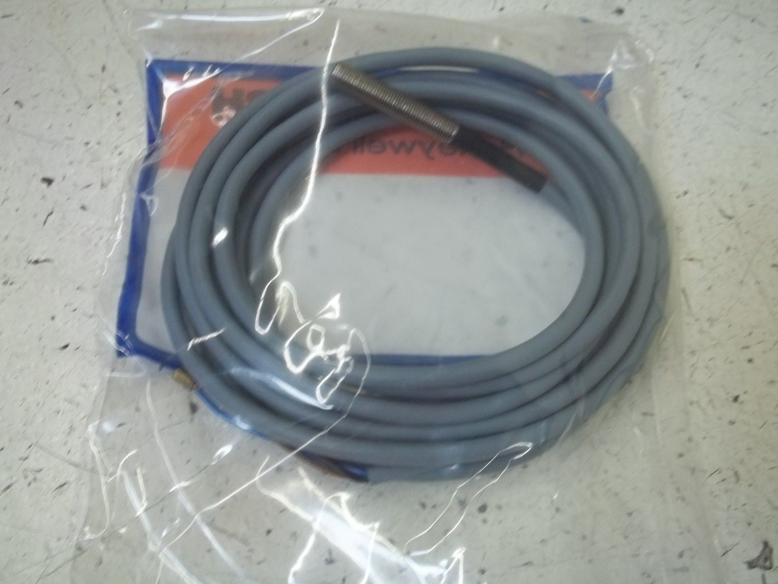MICROSWITCH 922FS0.8-A4N-G-020 PROXIMITY SWITCH *NEW IN BOX*
