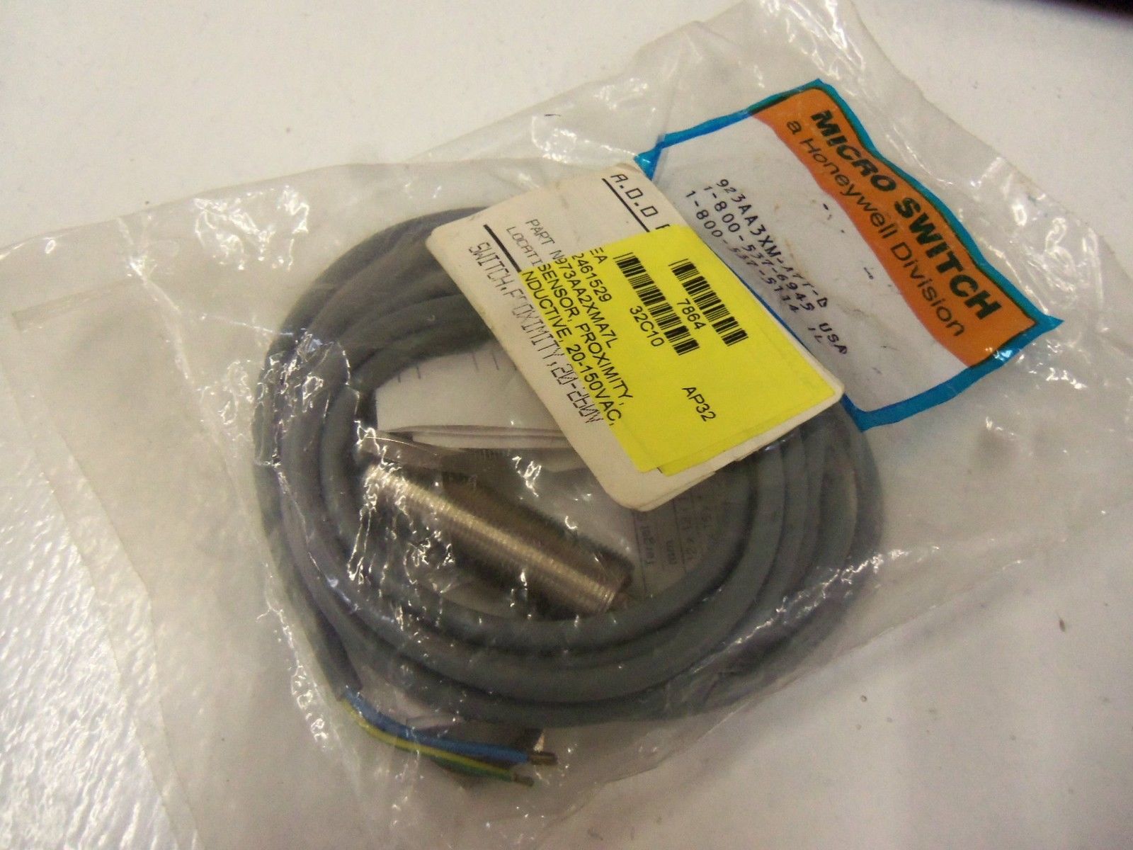 MICRO SWITCH  923AA3XM-A7T-L *NEW IN FACTORY BAG*