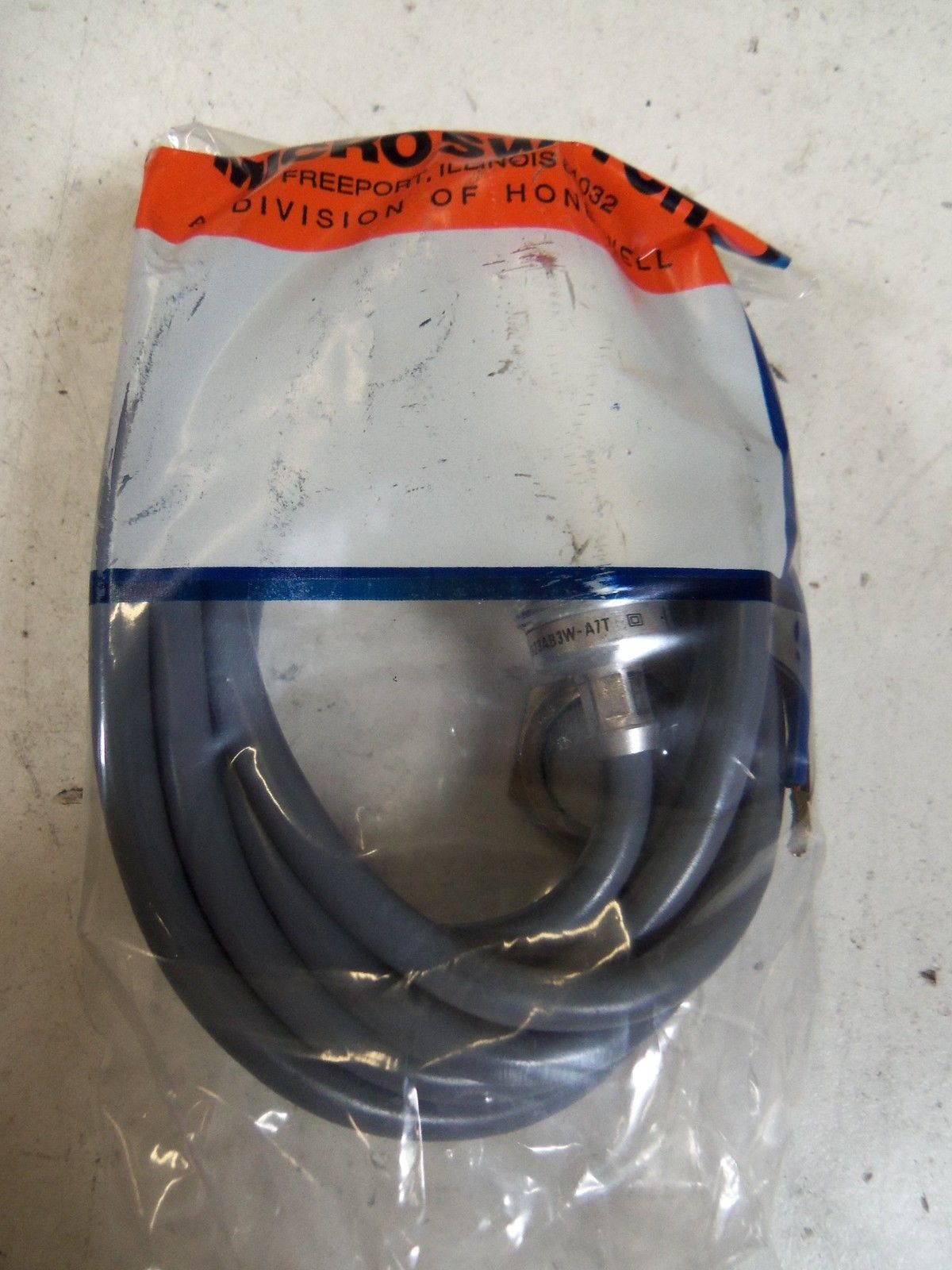 MICROSWITCH 923AB3W-A7T-L *NEW IN BOX*