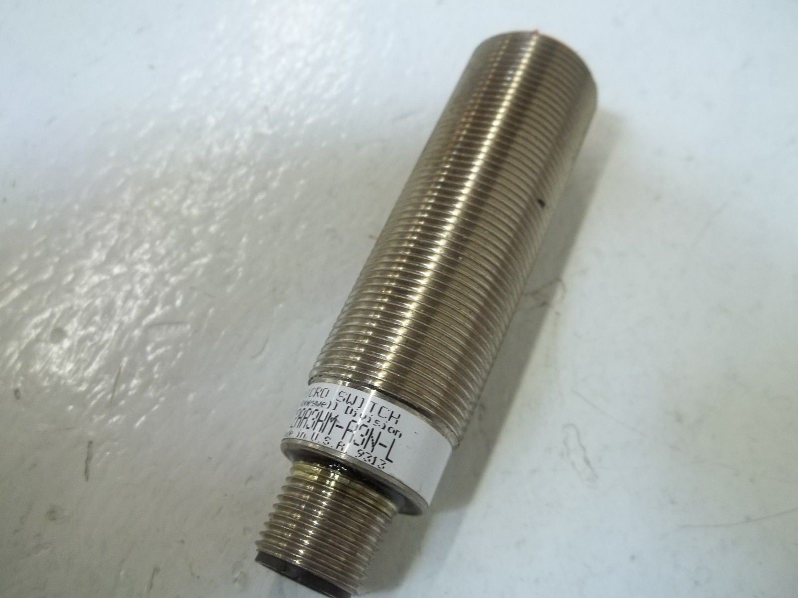 MICROSWITCH 972AA3KM-R3N-L PROXIMITY SENSOR *USED*