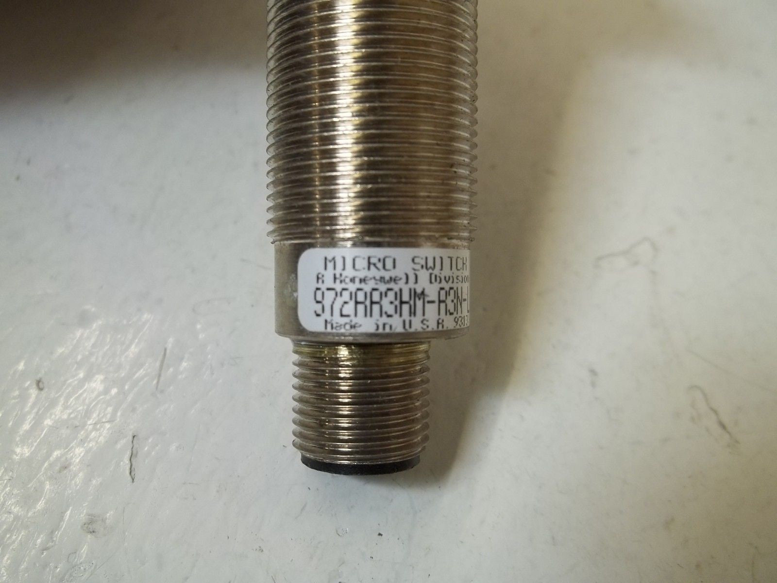 MICROSWITCH 972AA3KM-R3N-L PROXIMITY SENSOR *USED*