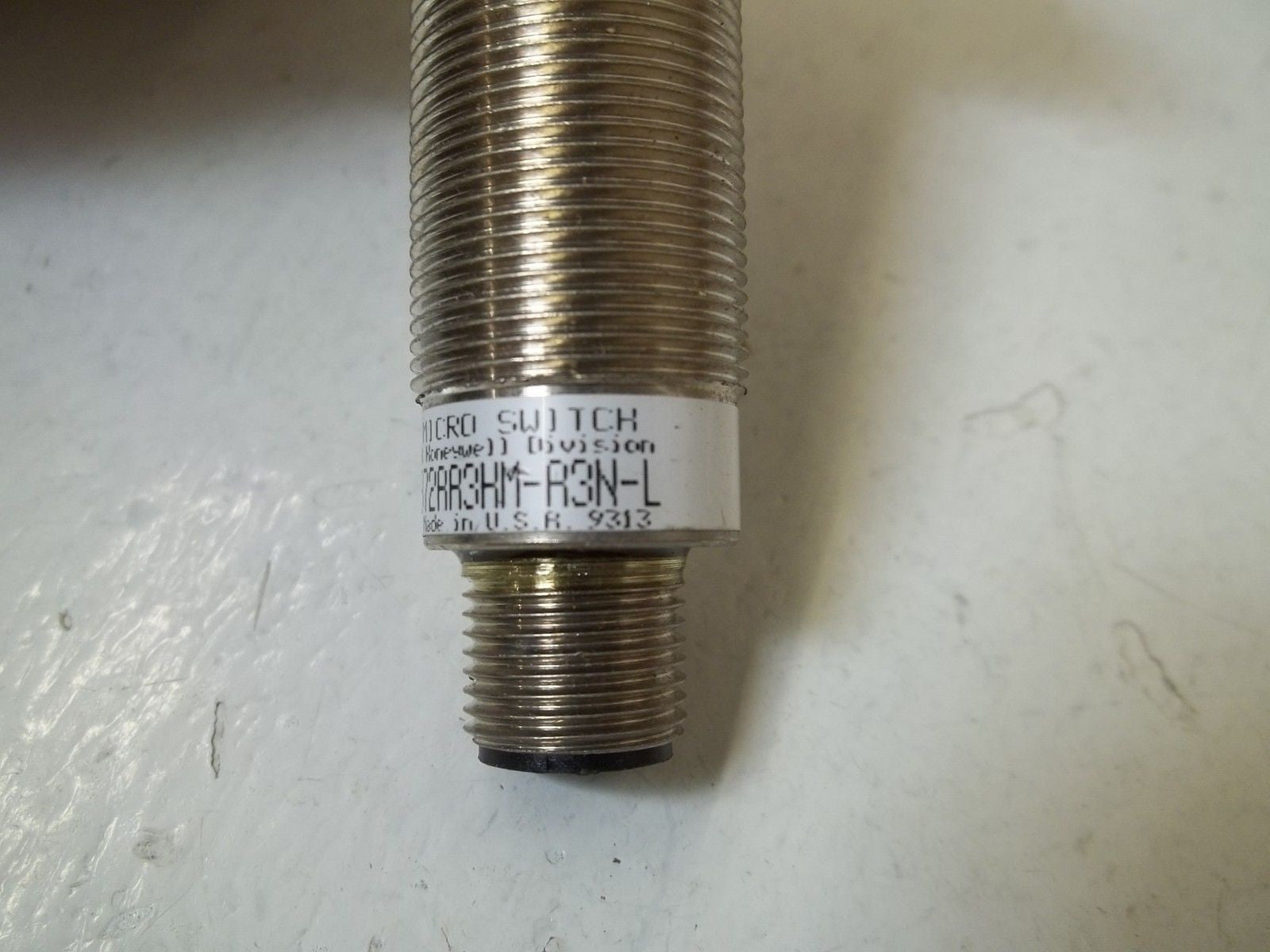 MICROSWITCH 972AA3KM-R3N-L PROXIMITY SENSOR *USED*