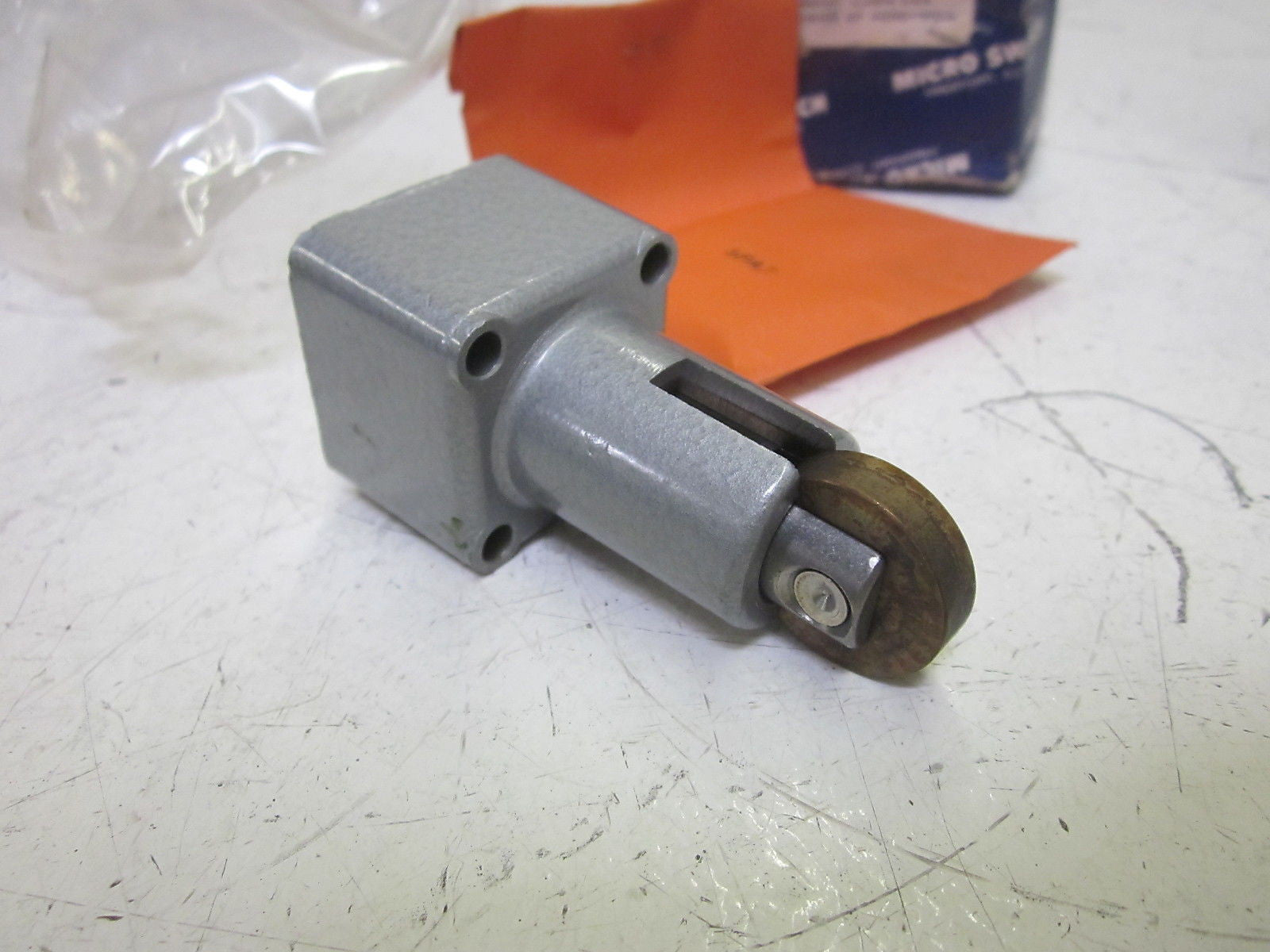 MICROSWITCH 9PA7 LIMIT SWITCH HEAD *NEW IN BOX*