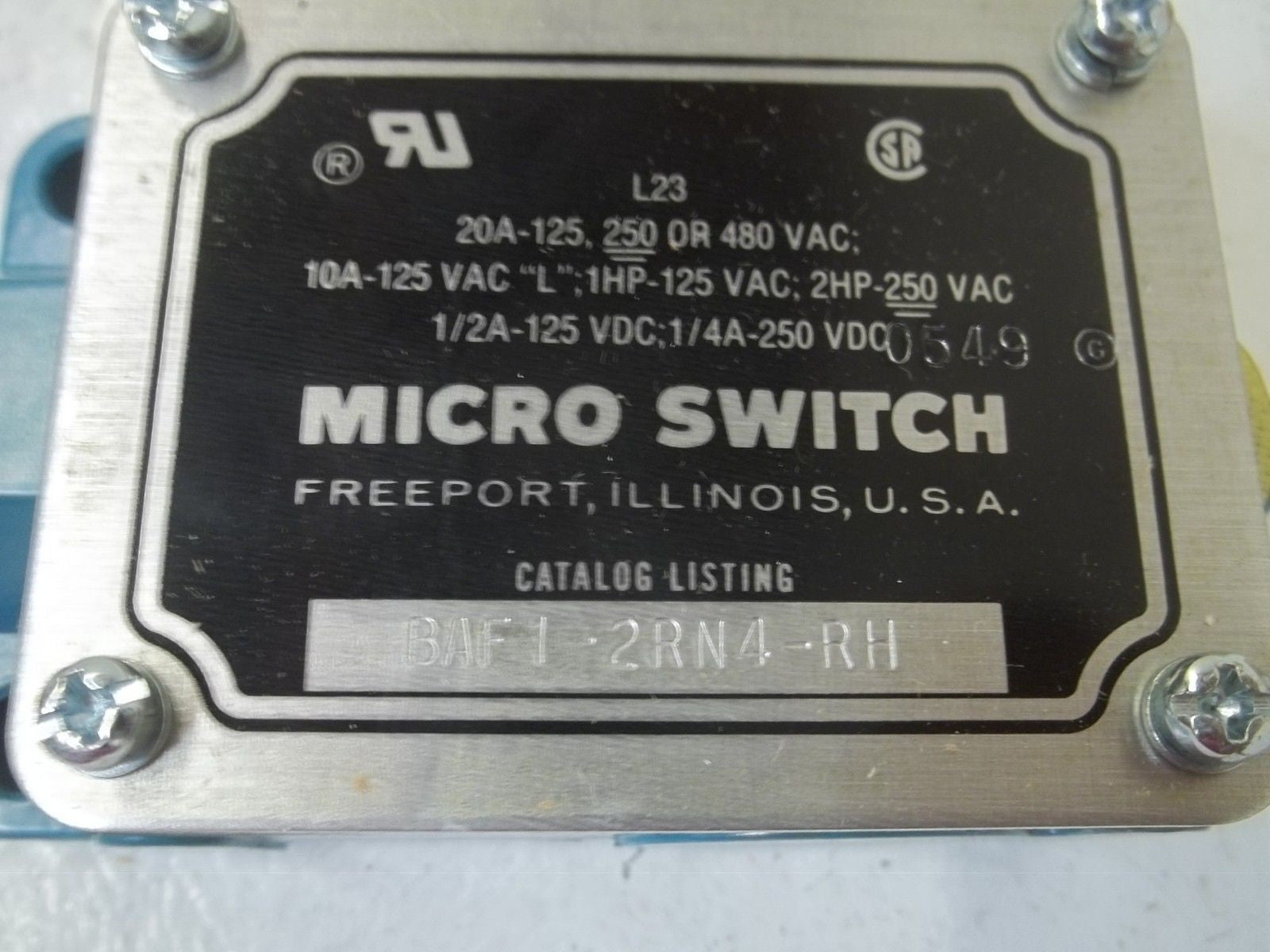 MICRO SWITCH BAF1-2RN4-RH ENCLOSE SWITCH*NEW IN BOX*