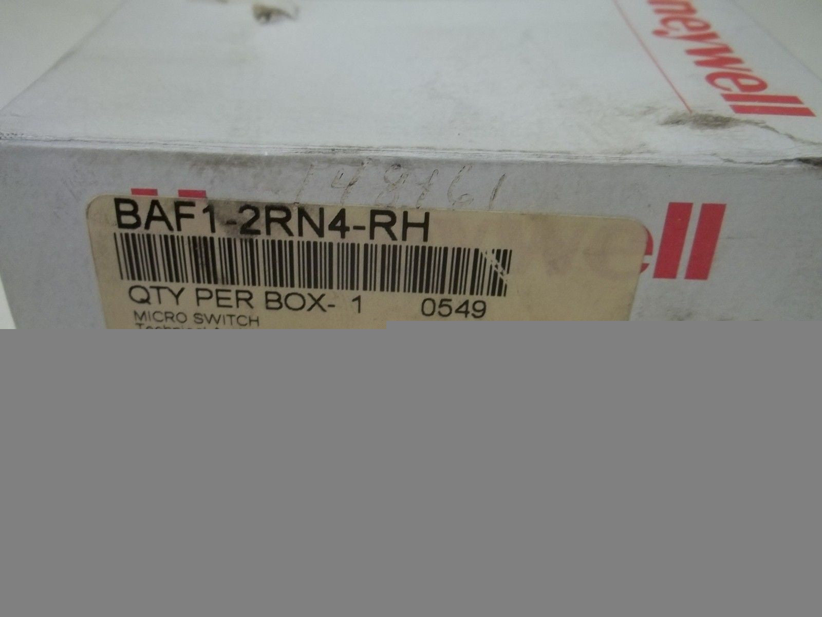 MICRO SWITCH BAF1-2RN4-RH ENCLOSE SWITCH*NEW IN BOX*