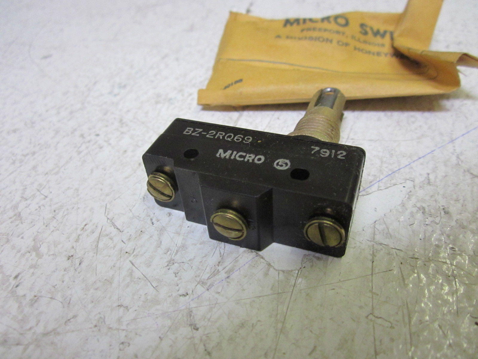 MICROSWITCH BZ-2RQ69 LIMIT SWITCH *NEW IN BOX*