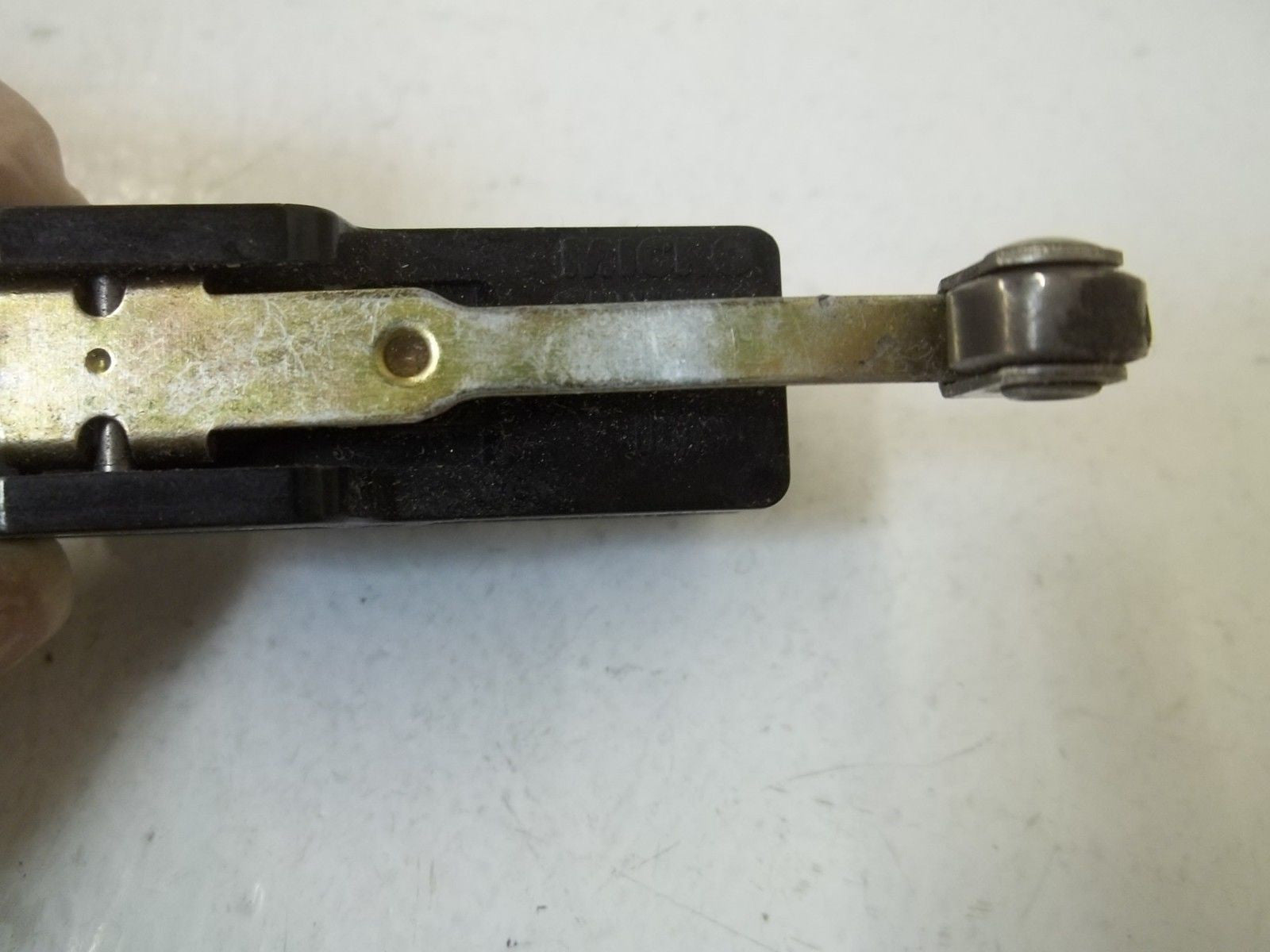 MICROSWITCH BZ-3RW80552-A2-S LIMIT SWITCH *USED*