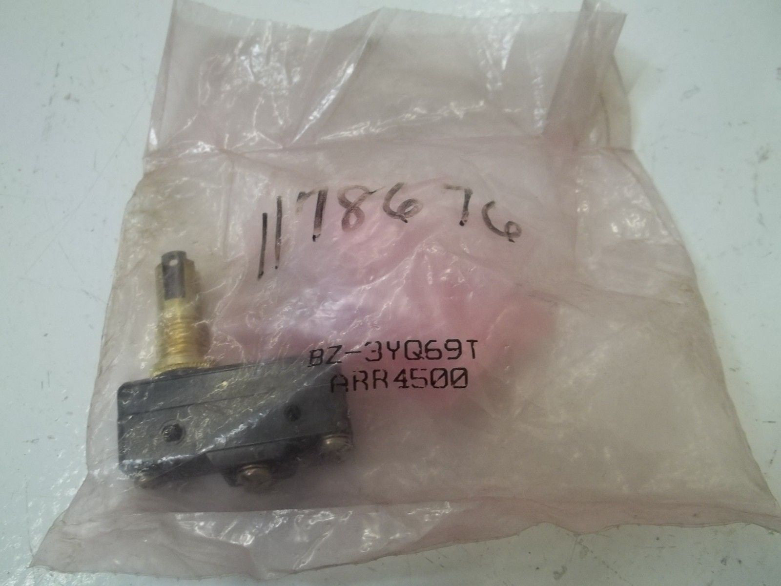 MICROSWITCH BZ-3YQ69T *NEW IN A FACTORY BAG*