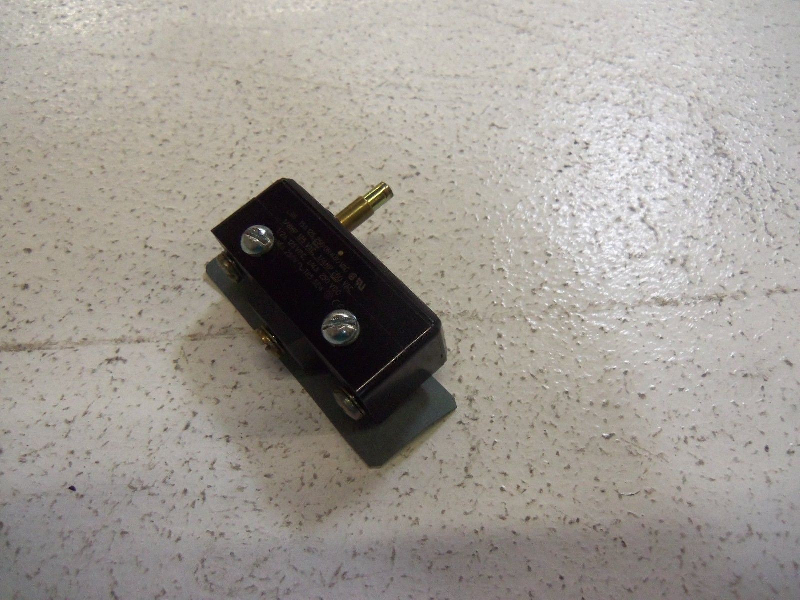 MICRO SWITCH BZ-7RST LIMIT SWITCH *USED*