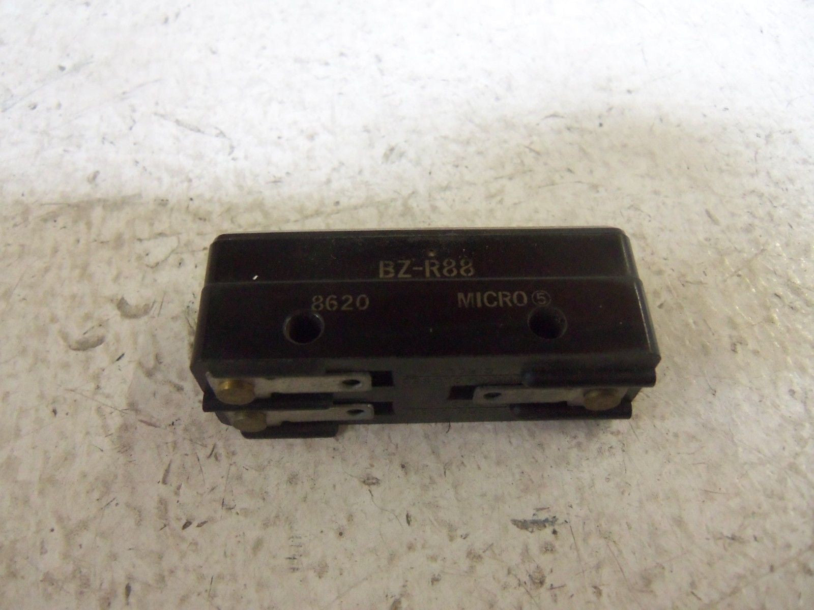 MICROSWITCH BZ-R88 SNAP ACTION BASIC SWITCH *NEW IN BOX*