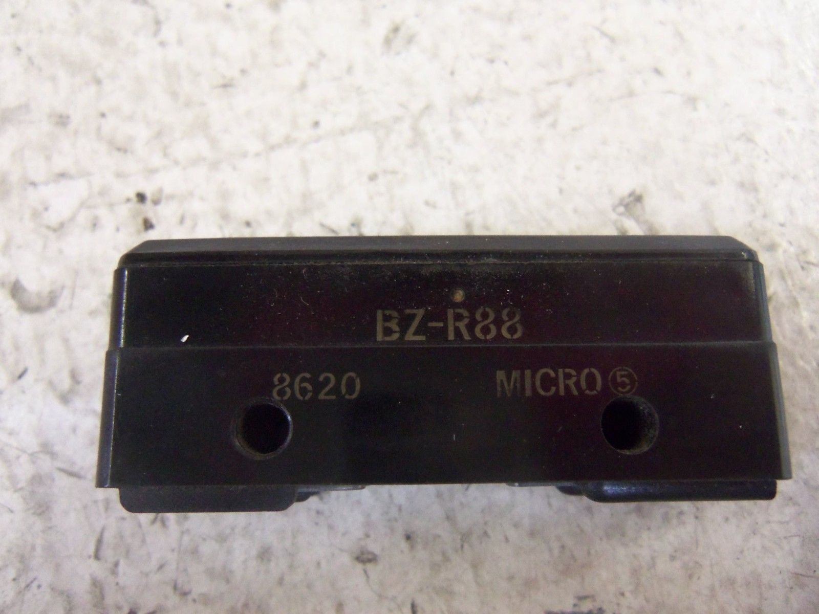 MICROSWITCH BZ-R88 SNAP ACTION BASIC SWITCH *NEW IN BOX*
