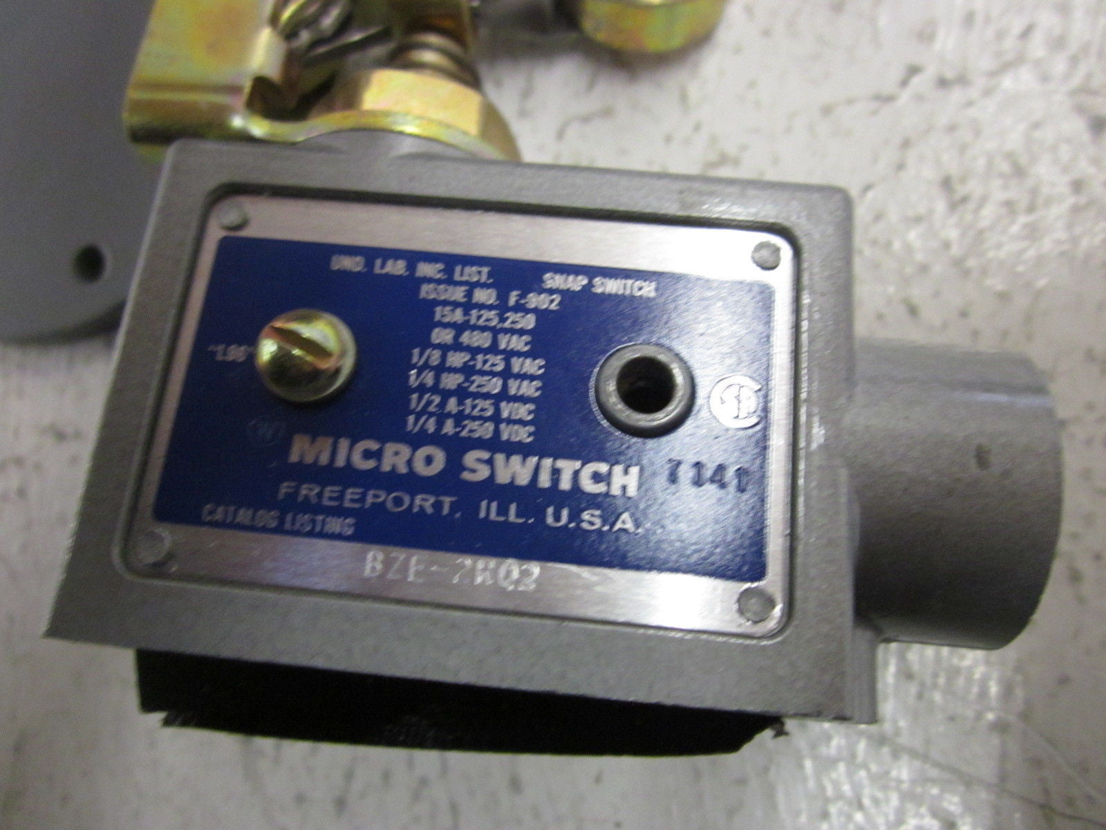 MICRO SWITCH BZE-2RQ2 *NEW IN BOX*