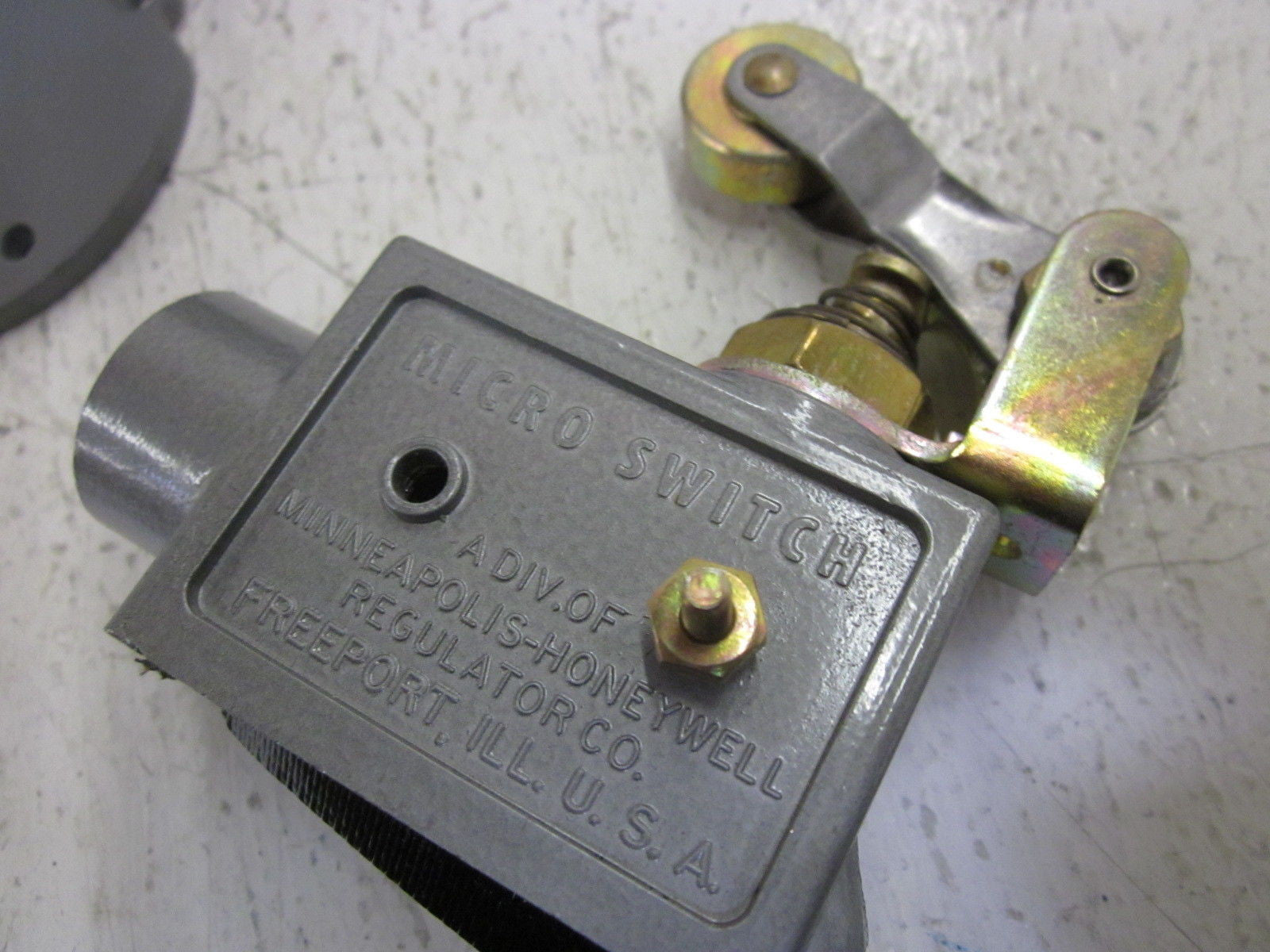MICRO SWITCH BZE-2RQ2 *NEW IN BOX*