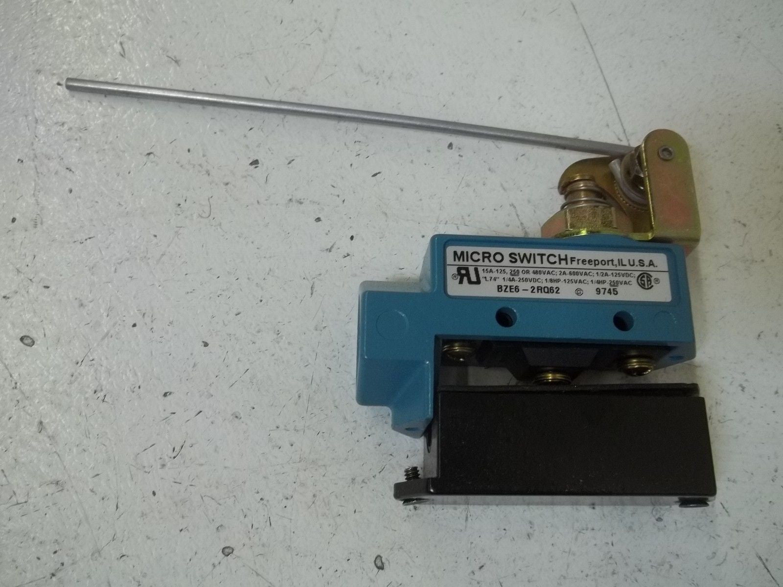 HONEYWELL BZE6-2RQ62 LIMIT SWITCH *NEW IN BOX*