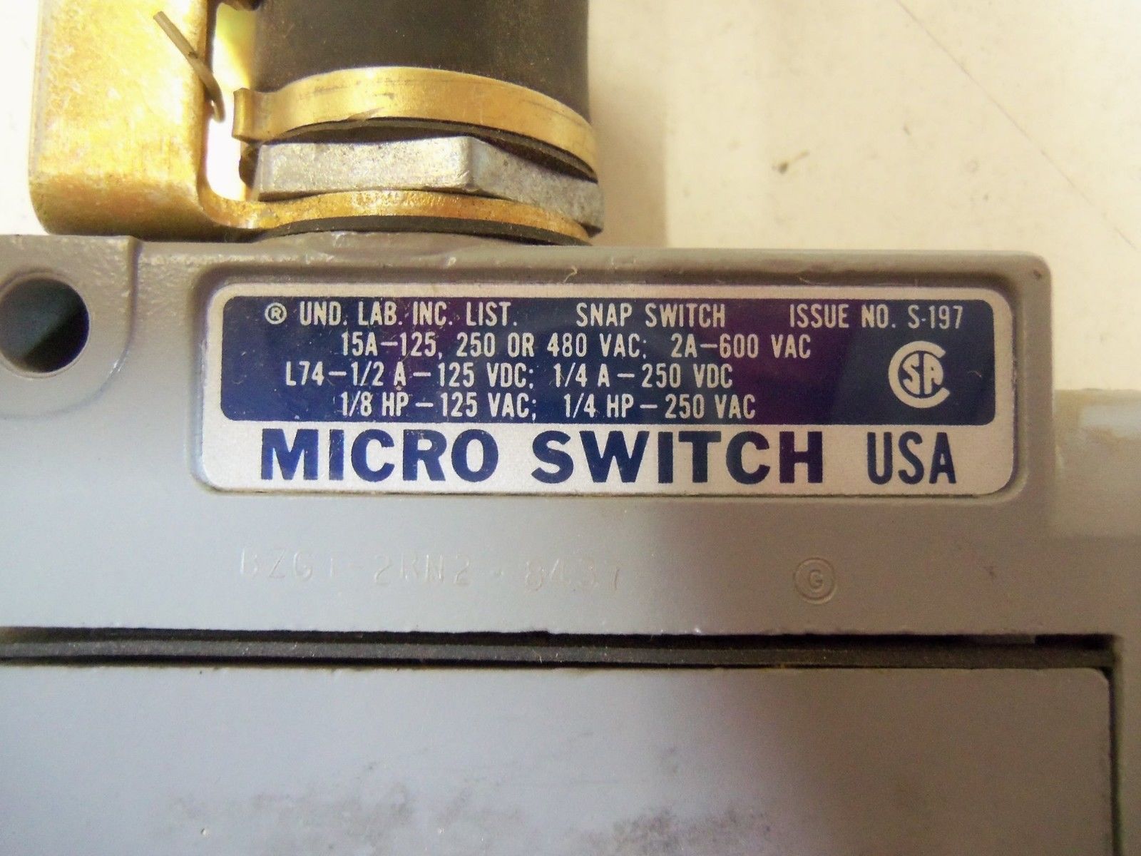 MICROSWITCH BZG1-2RN2 LIMIT SWITCH (GREY) *USED*
