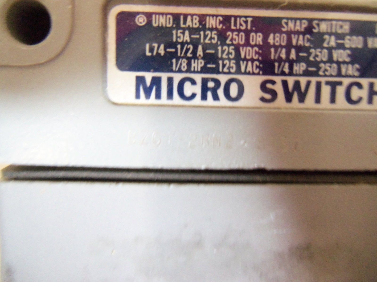 MICROSWITCH BZG1-2RN2 LIMIT SWITCH (GREY) *USED*
