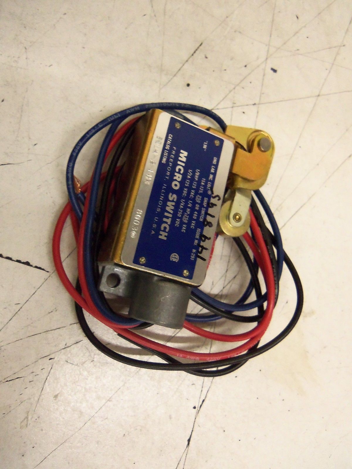 MICROSWITCH BZLN-2-LH3 LIMIT SWITCH *USED*