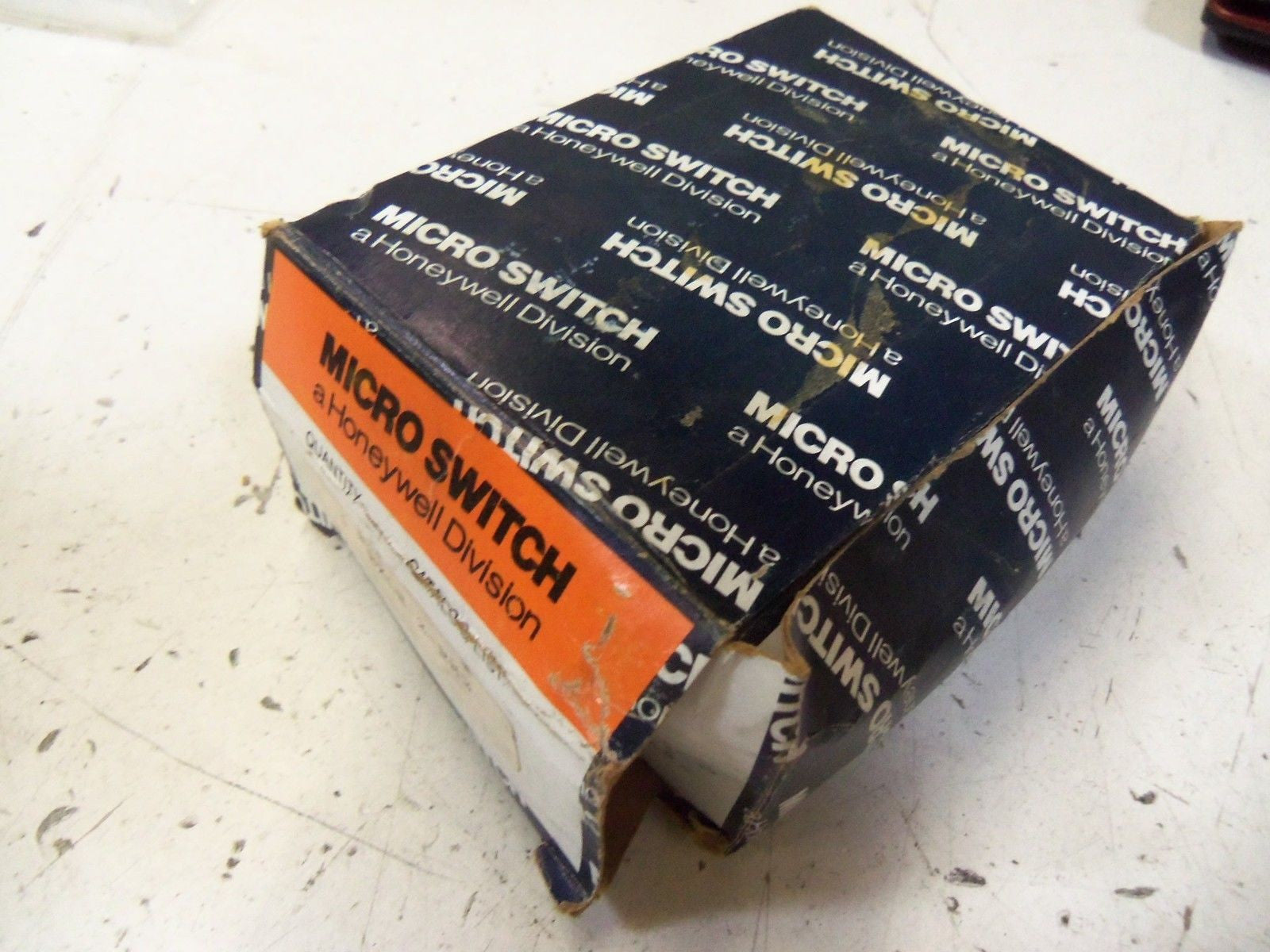MICROSWITCH BZLN-2-RH3 LIMIT SWITCH *NEW IN BOX*
