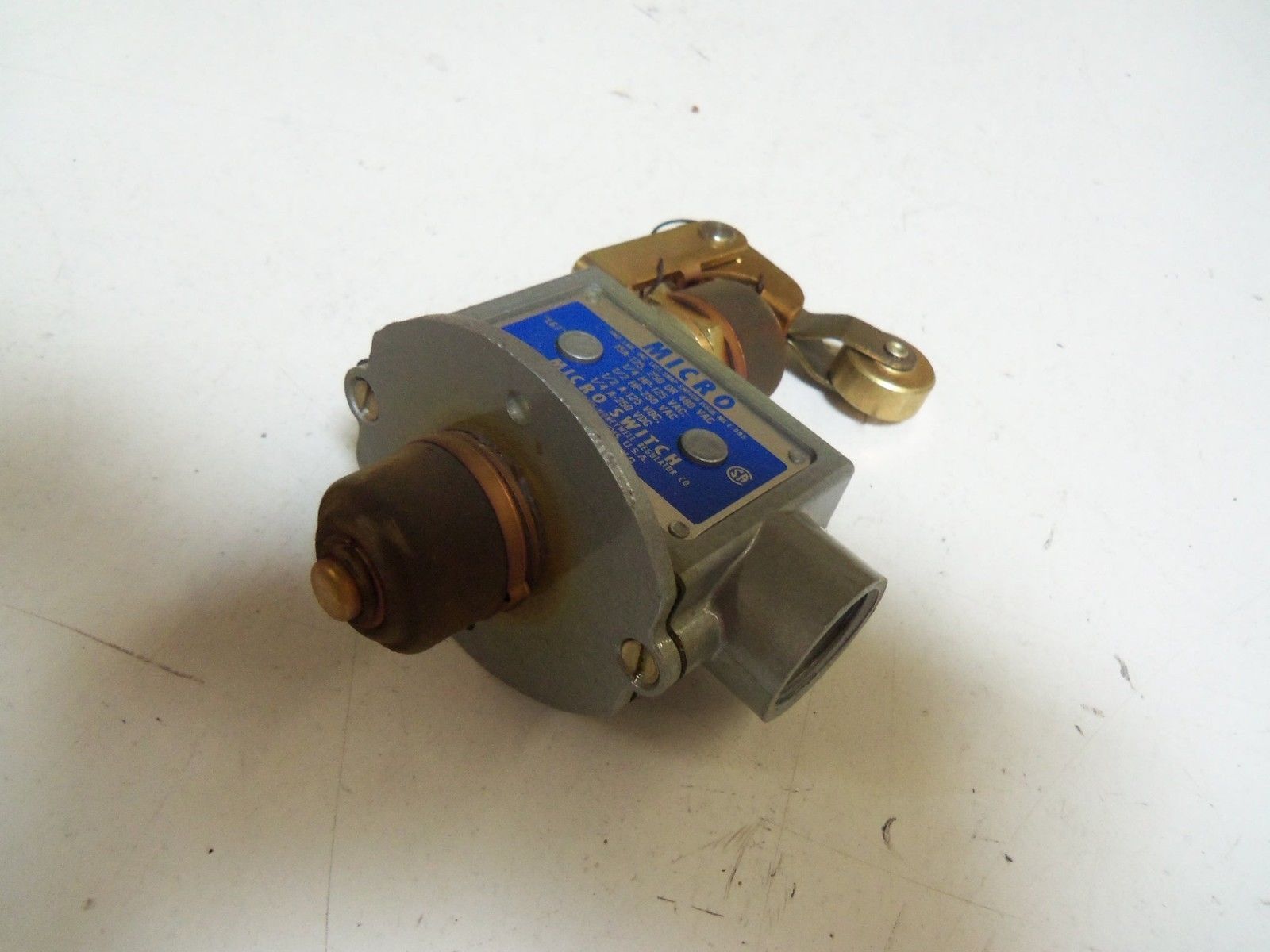MICROSWITCH BZV-RN2X1 *NEW NO BOX*
