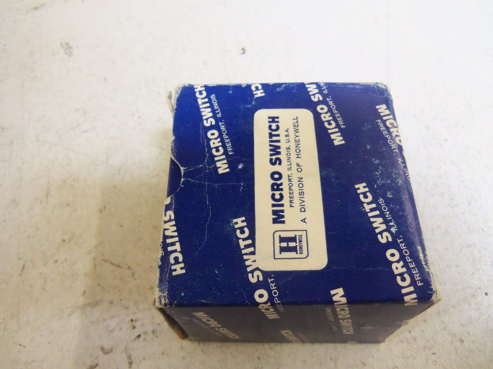 MICROSWITCH BZV6-2RQ SNAP ACTION LIMIT SWITCH *NEW IN BOX*