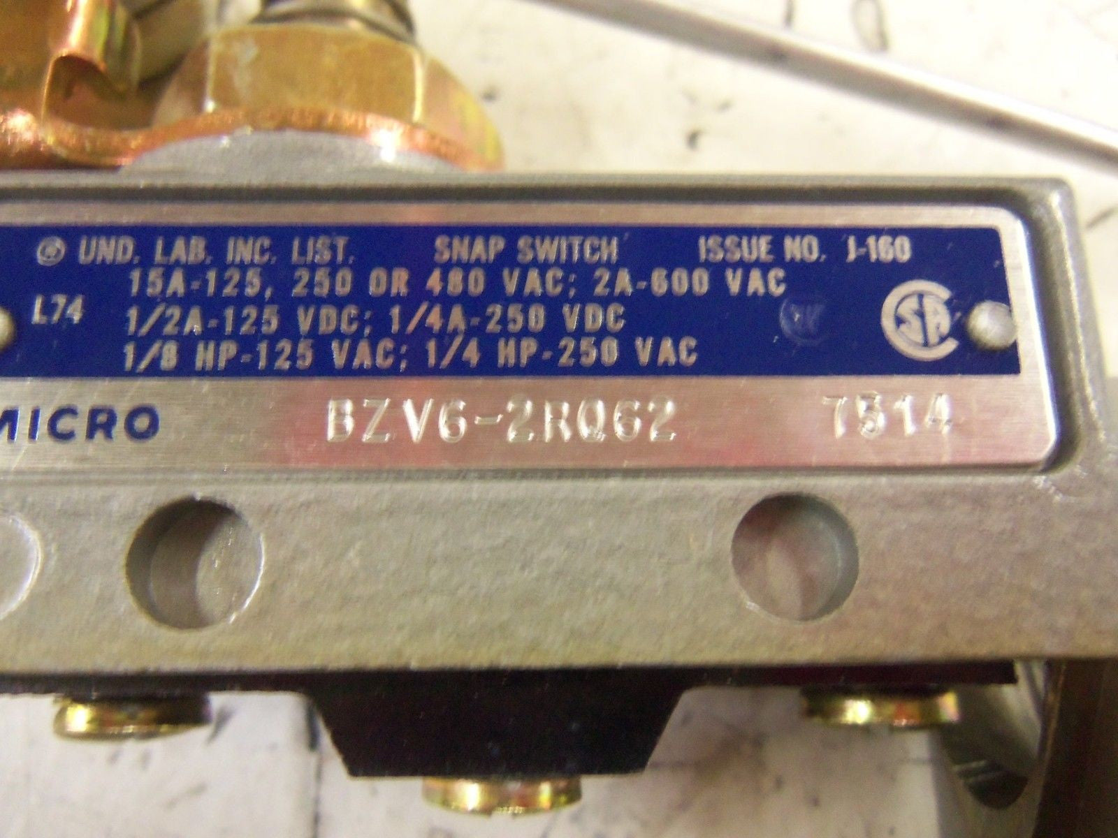 MICROSWITCH BZV6-2RQ62 ENCLOSED BASIC SWITCH *NEW IN BOX*