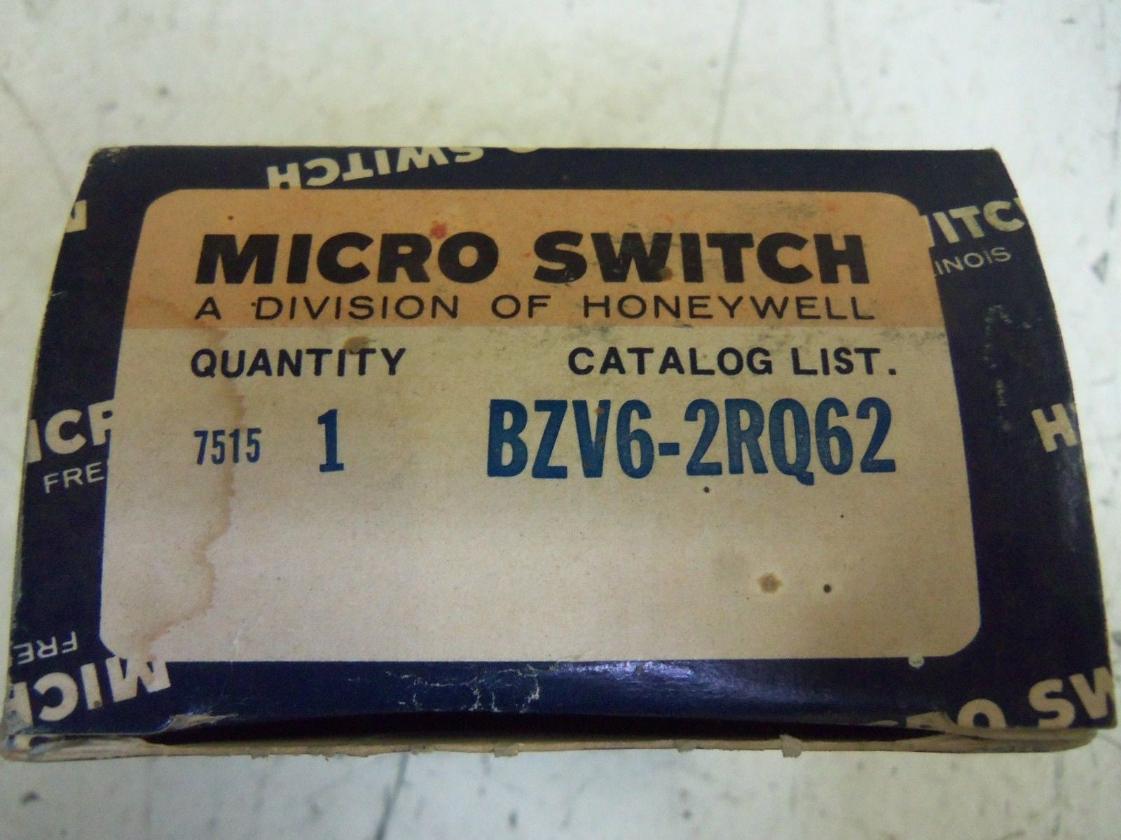 MICROSWITCH BZV6-2RQ62 ENCLOSED BASIC SWITCH *NEW IN BOX*